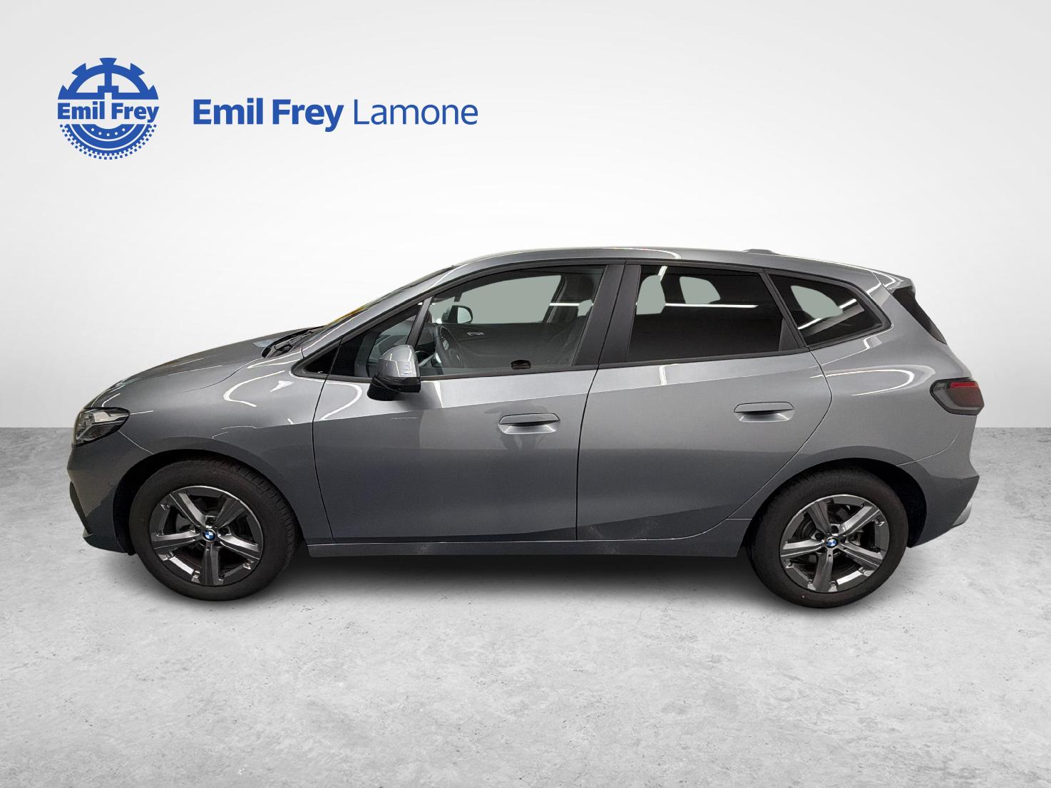 BMW 218d Active Tourer-showroom-element-2
