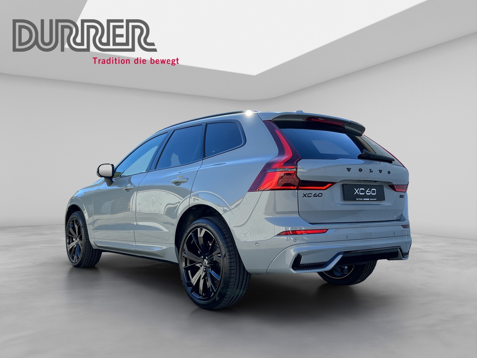 VOLVO XC60 2.0 B5 MH Black Edition AWD-showroom-element-2