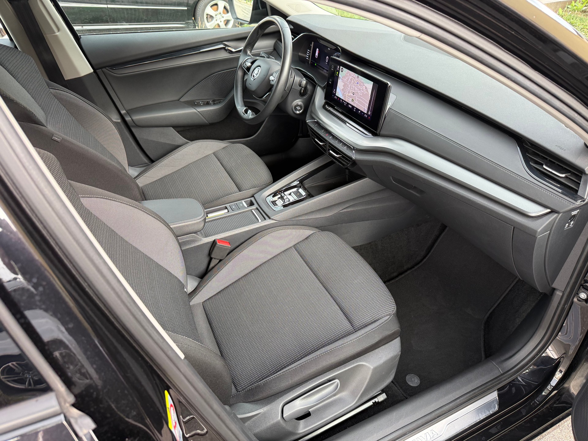 SKODA Octavia Combi 2.0 TDI Ambition 4x4 DSG-image-14