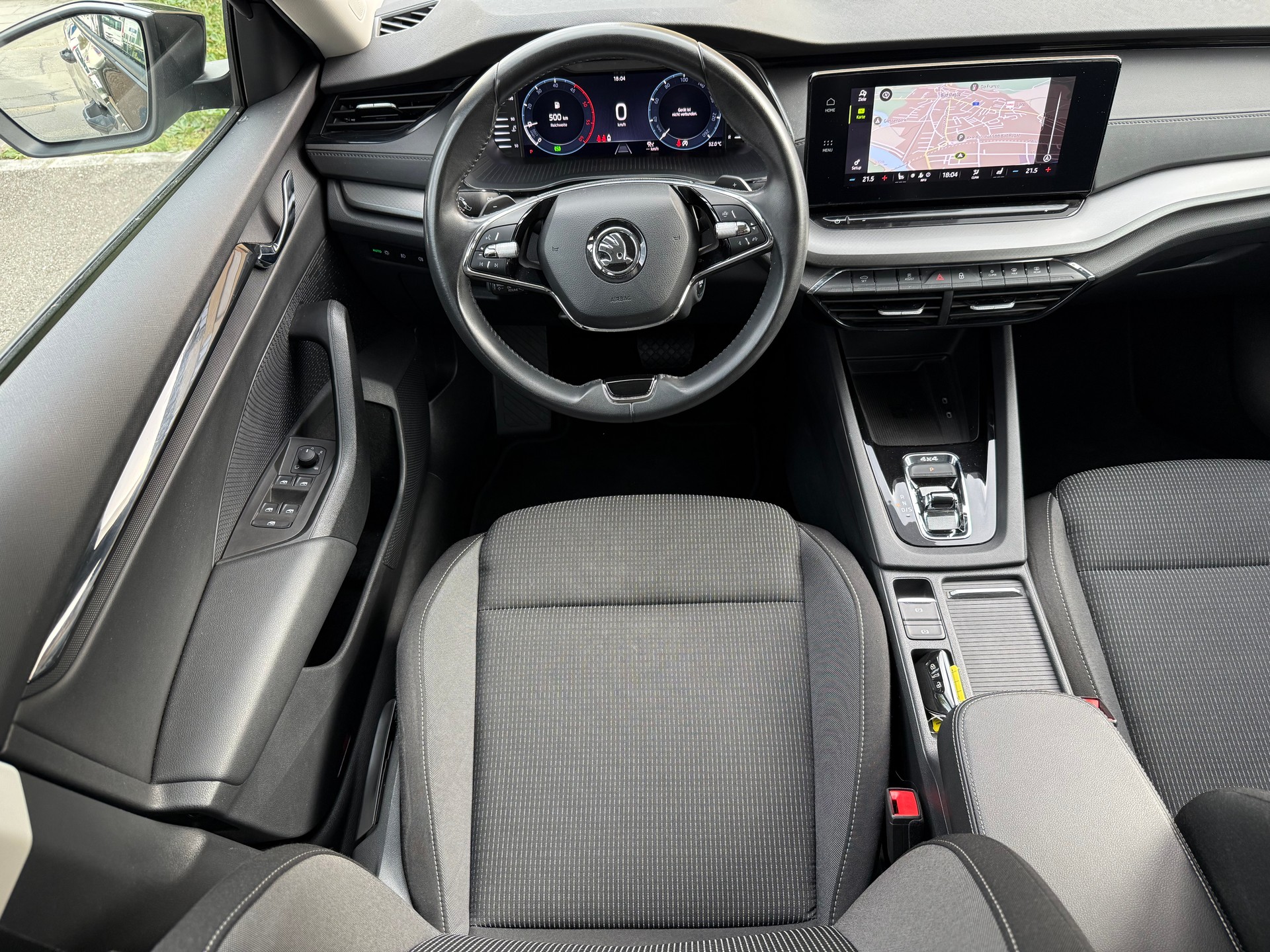 SKODA Octavia Combi 2.0 TDI Ambition 4x4 DSG-image-15
