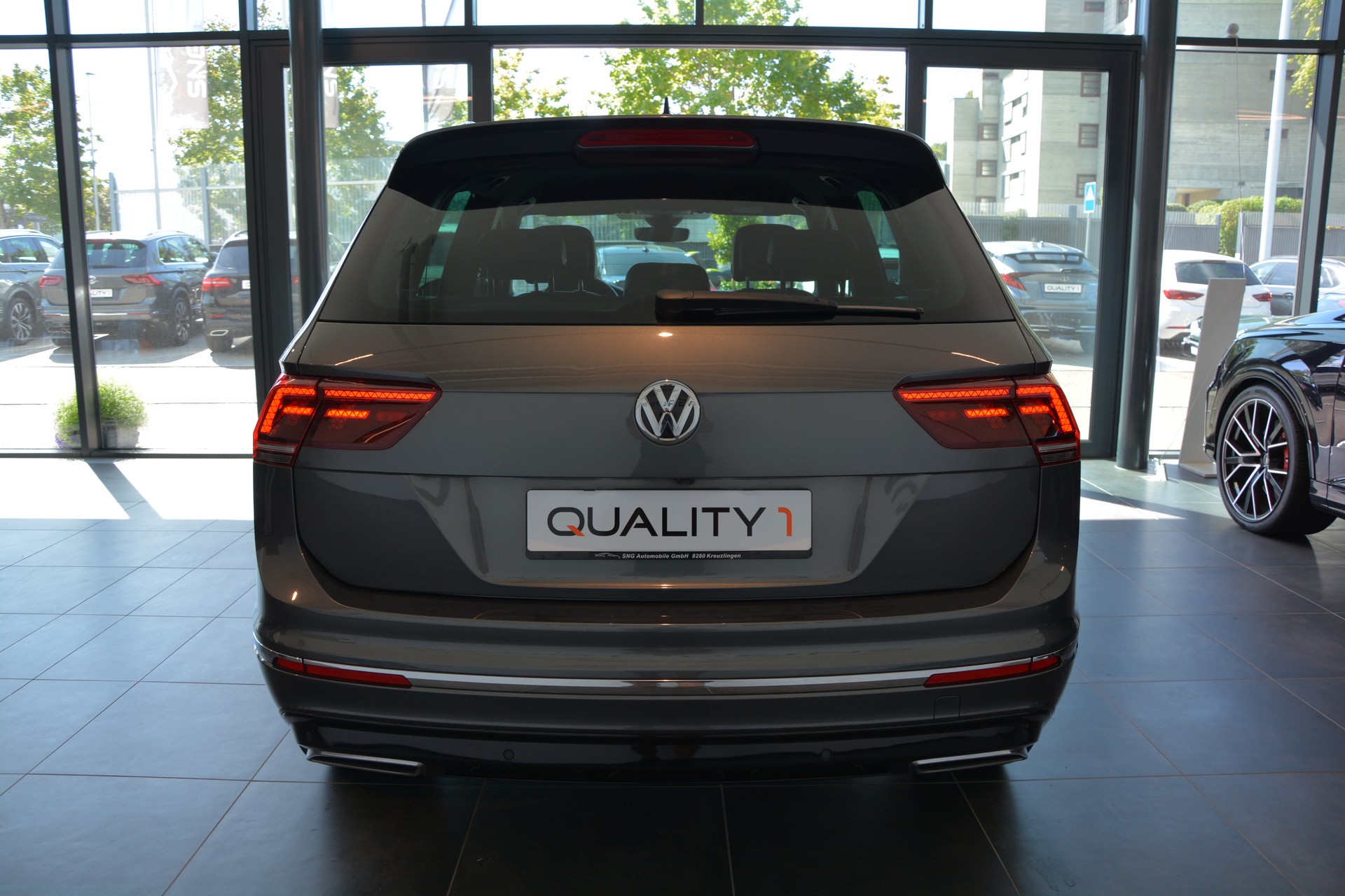 VW Tiguan 2.0TSI Highline 4Motion DSG R-Line-image-4