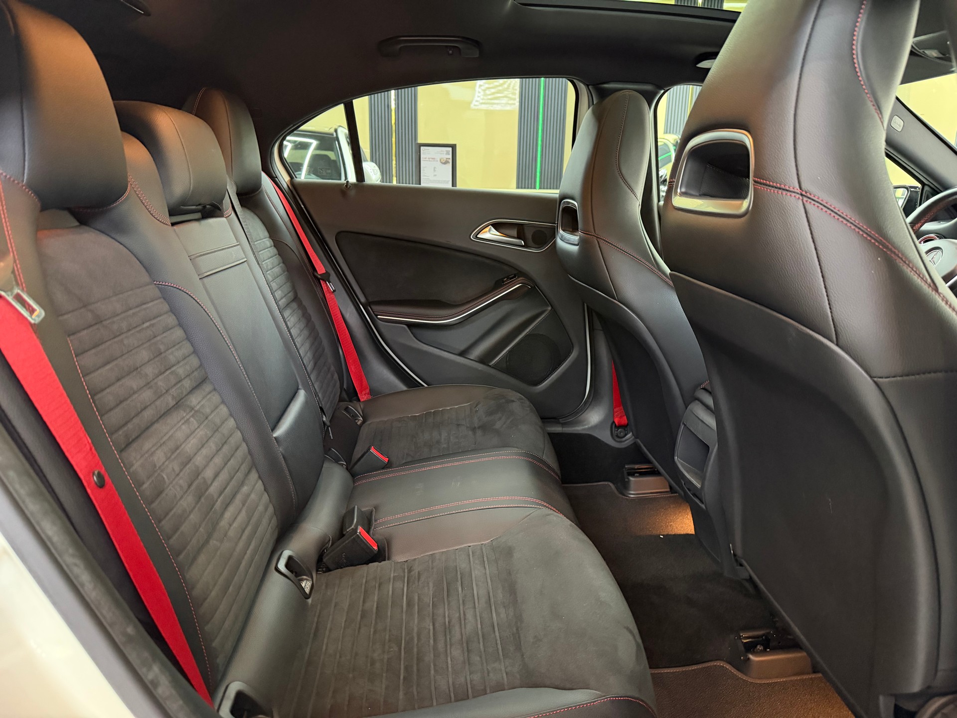 MERCEDES-BENZ A 250 Sport 7G-DCT-image-14
