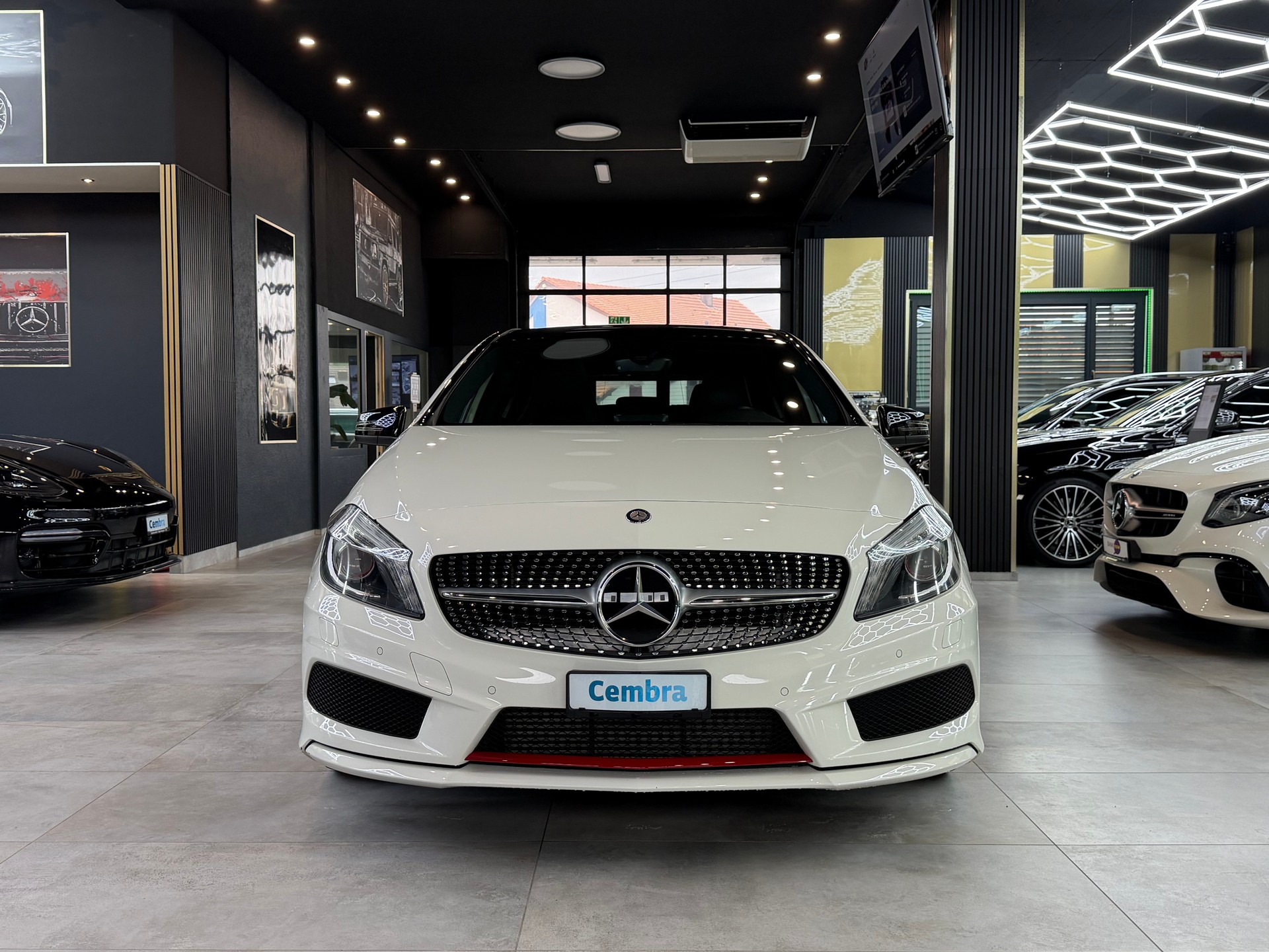 MERCEDES-BENZ A 250 Sport 7G-DCT-showroom-element-1