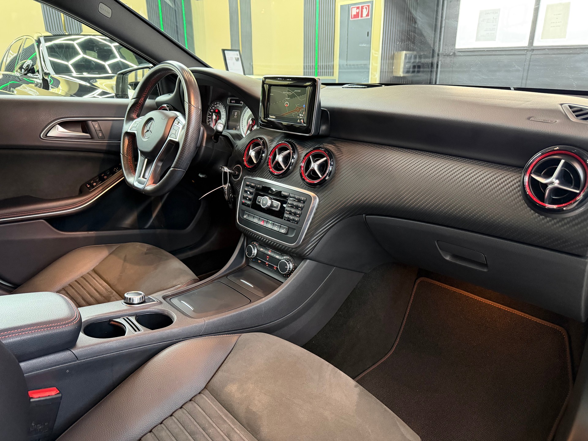 MERCEDES-BENZ A 250 Sport 7G-DCT-image-10