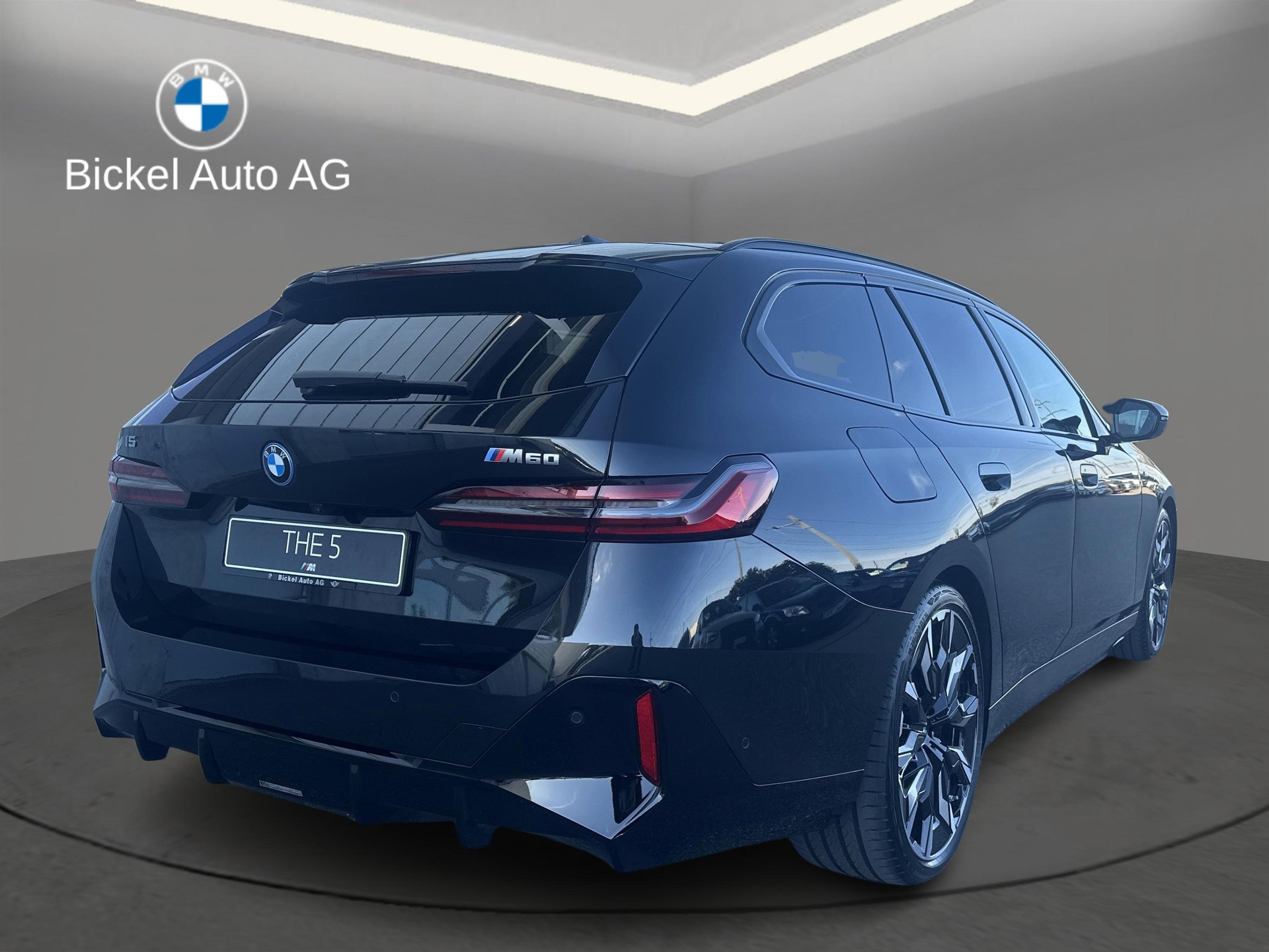 BMW i5 M60 Tour. M Sport Pro-showroom-element-3