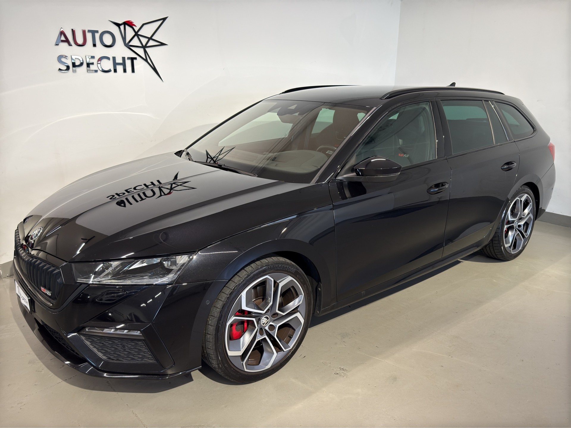 SKODA Octavia Combi 2.0 TSI DSG RS-showroom-element-1