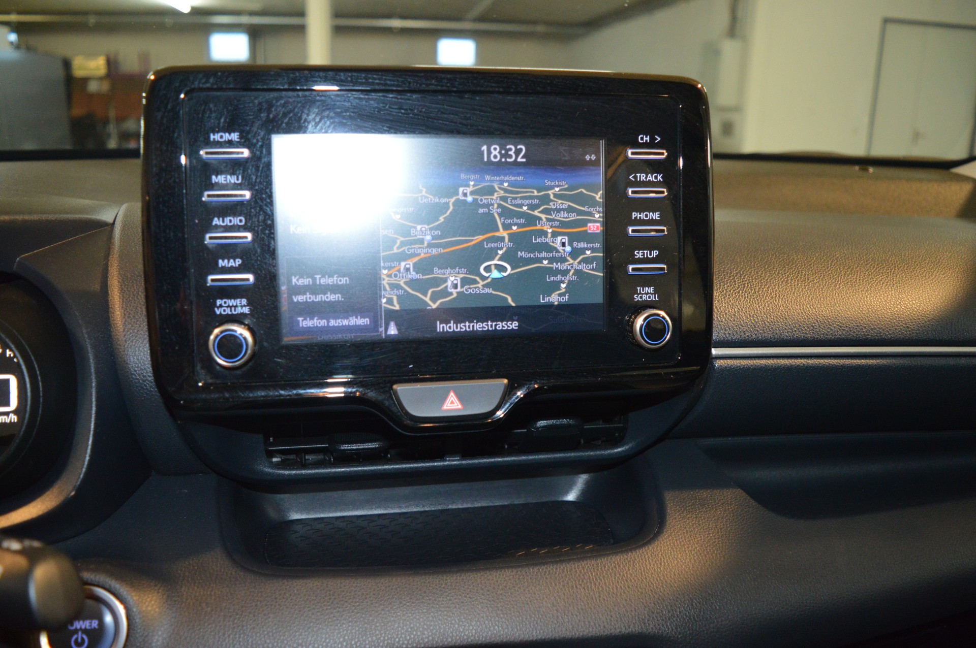 TOYOTA Yaris 1.5 Trend e-CVT-image-17