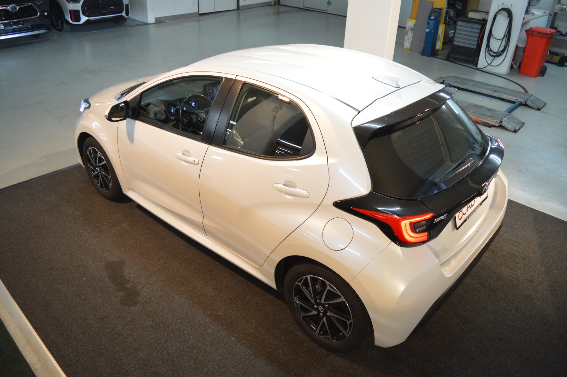 TOYOTA Yaris 1.5 Trend e-CVT-image-7