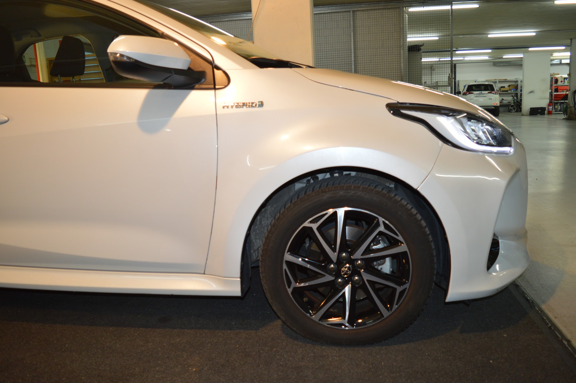 TOYOTA Yaris 1.5 Trend e-CVT-image-9