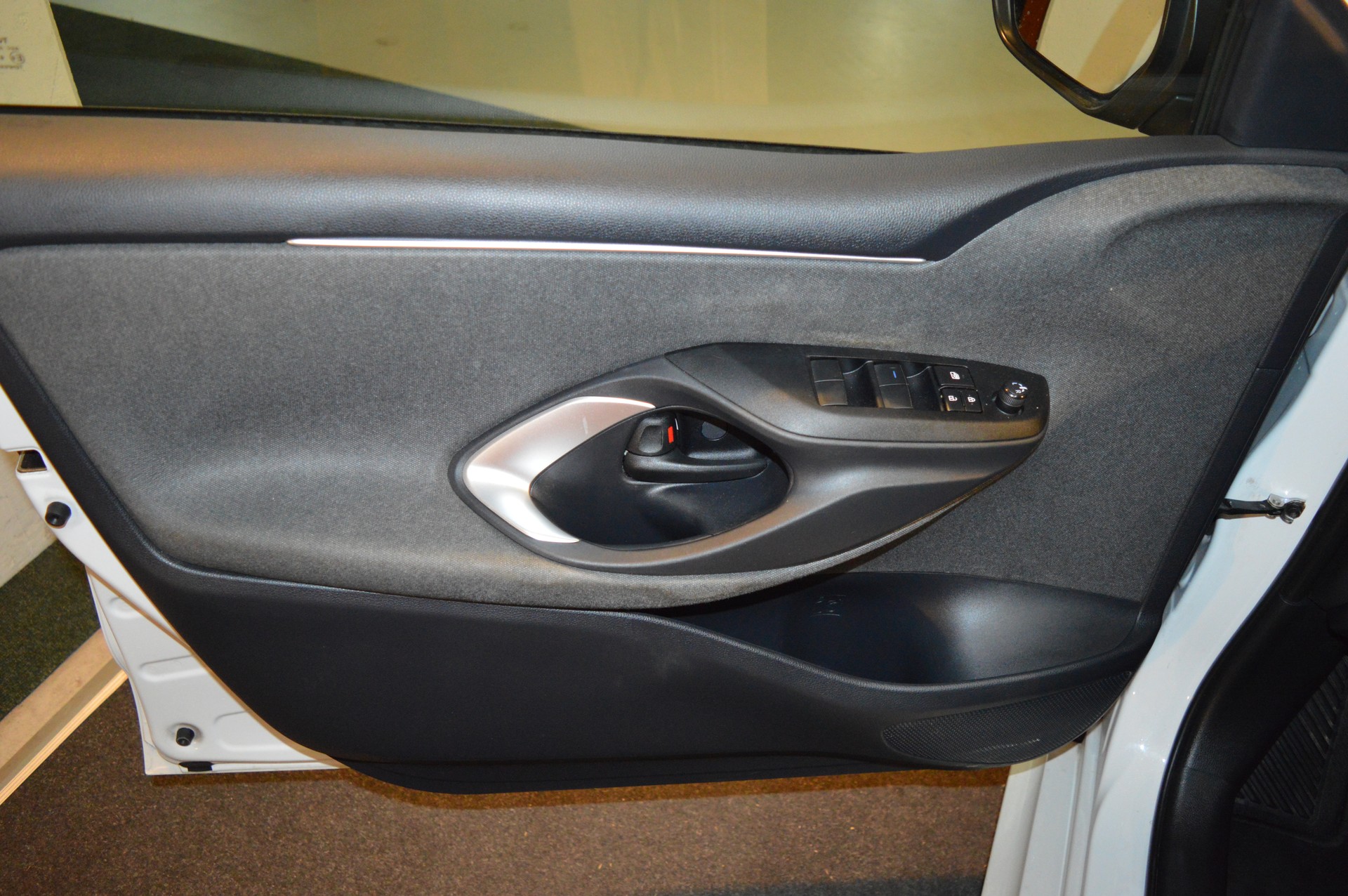 TOYOTA Yaris 1.5 Trend e-CVT-image-21