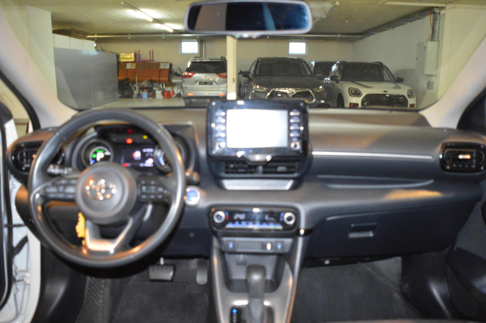 TOYOTA Yaris 1.5 Trend e-CVT-image-11