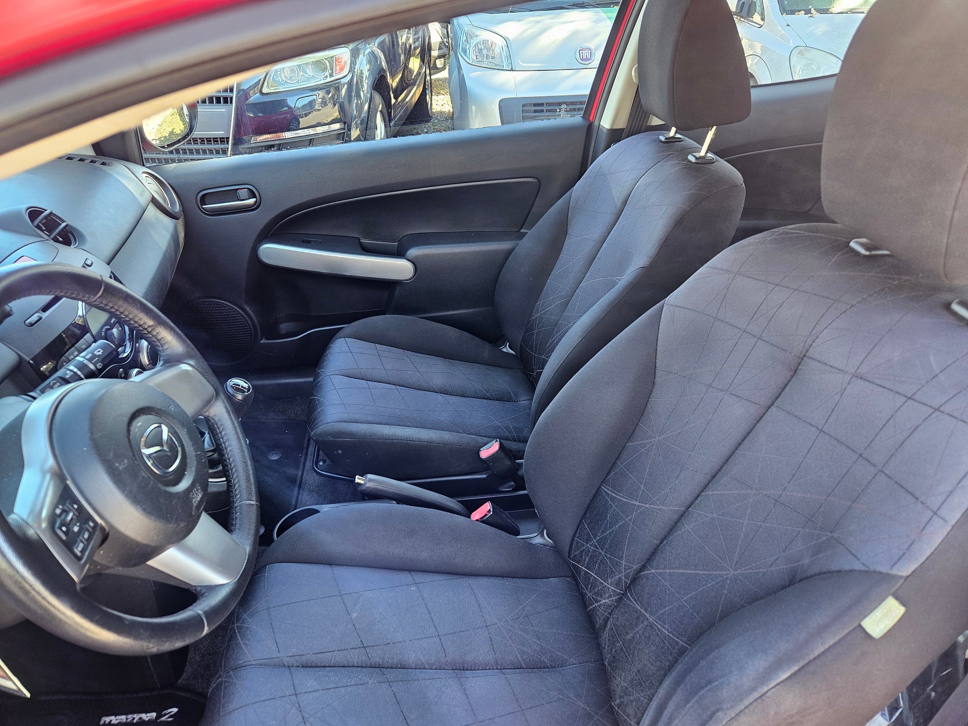 MAZDA 2 1.3i 16V Exclusive-image-13