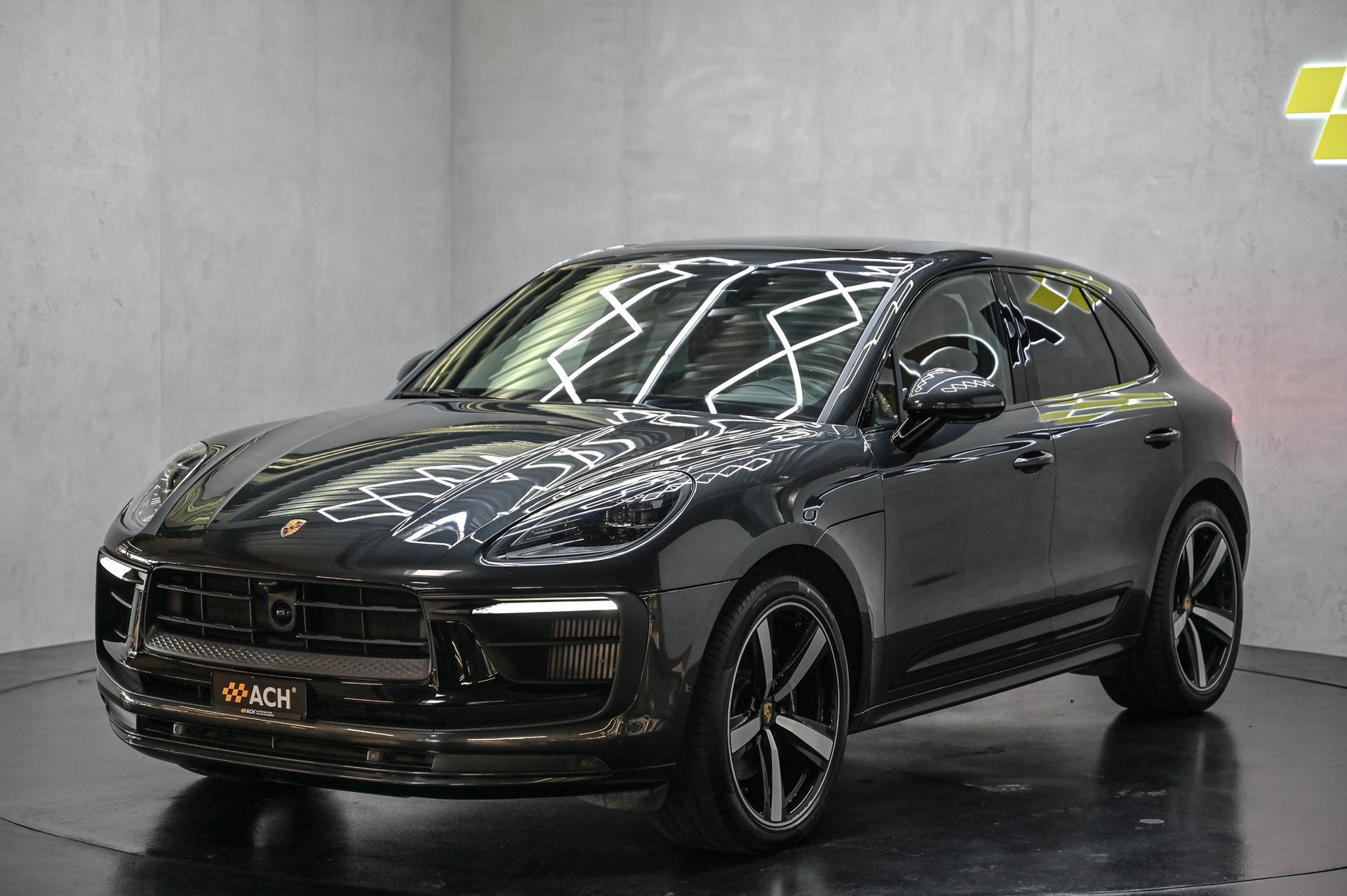 PORSCHE Macan S PDK-showroom-element-2