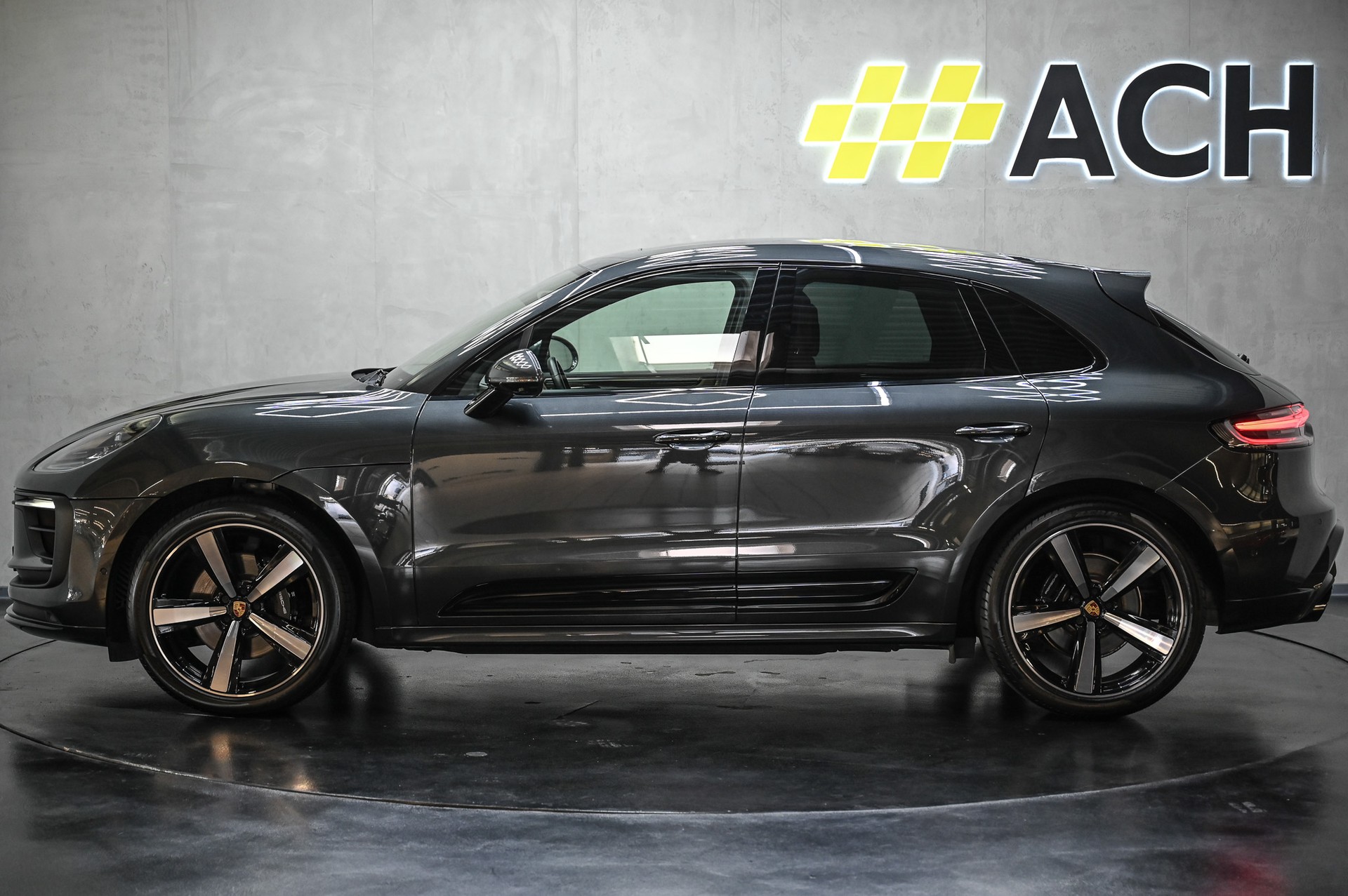 PORSCHE Macan S PDK-image-5