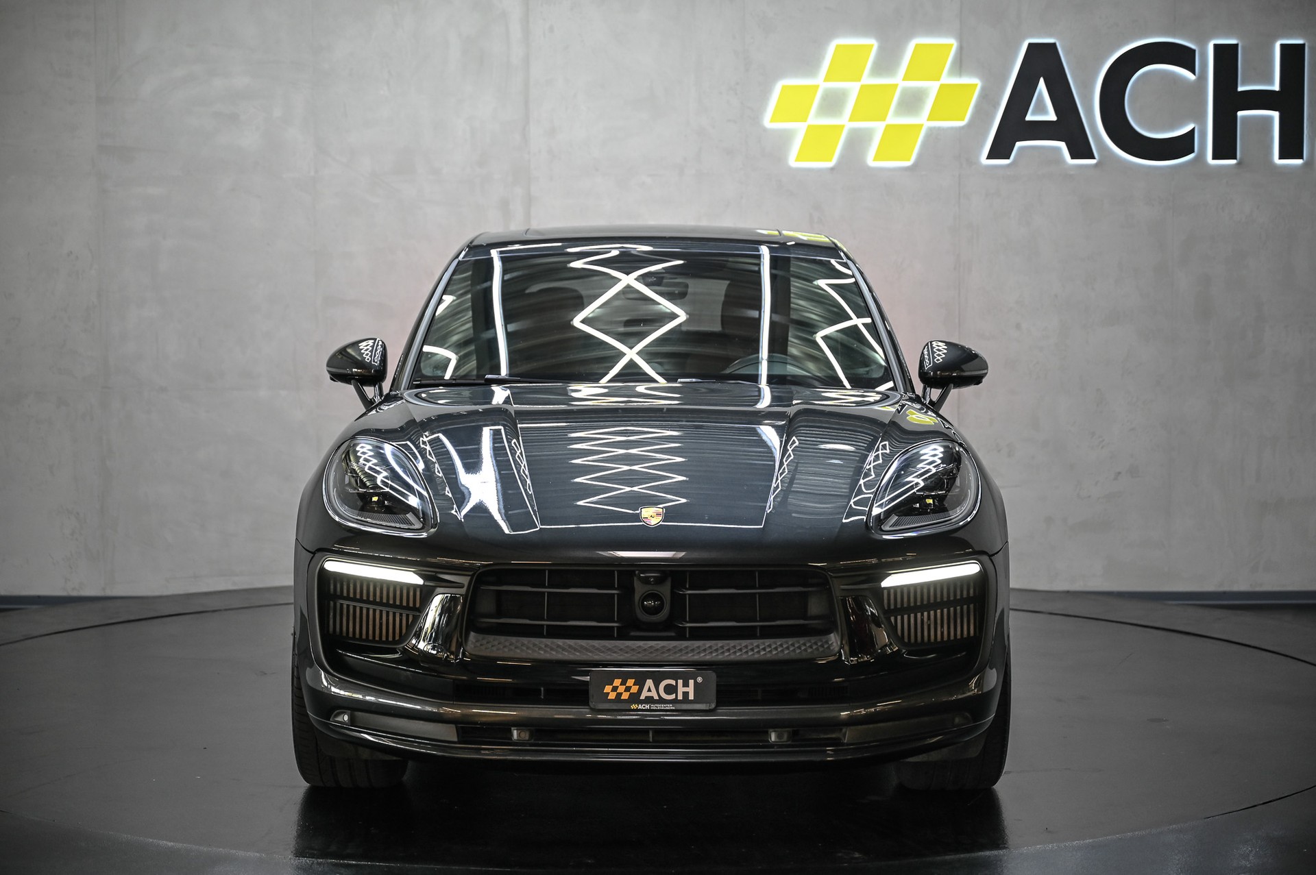 PORSCHE Macan S PDK-showroom-element-1