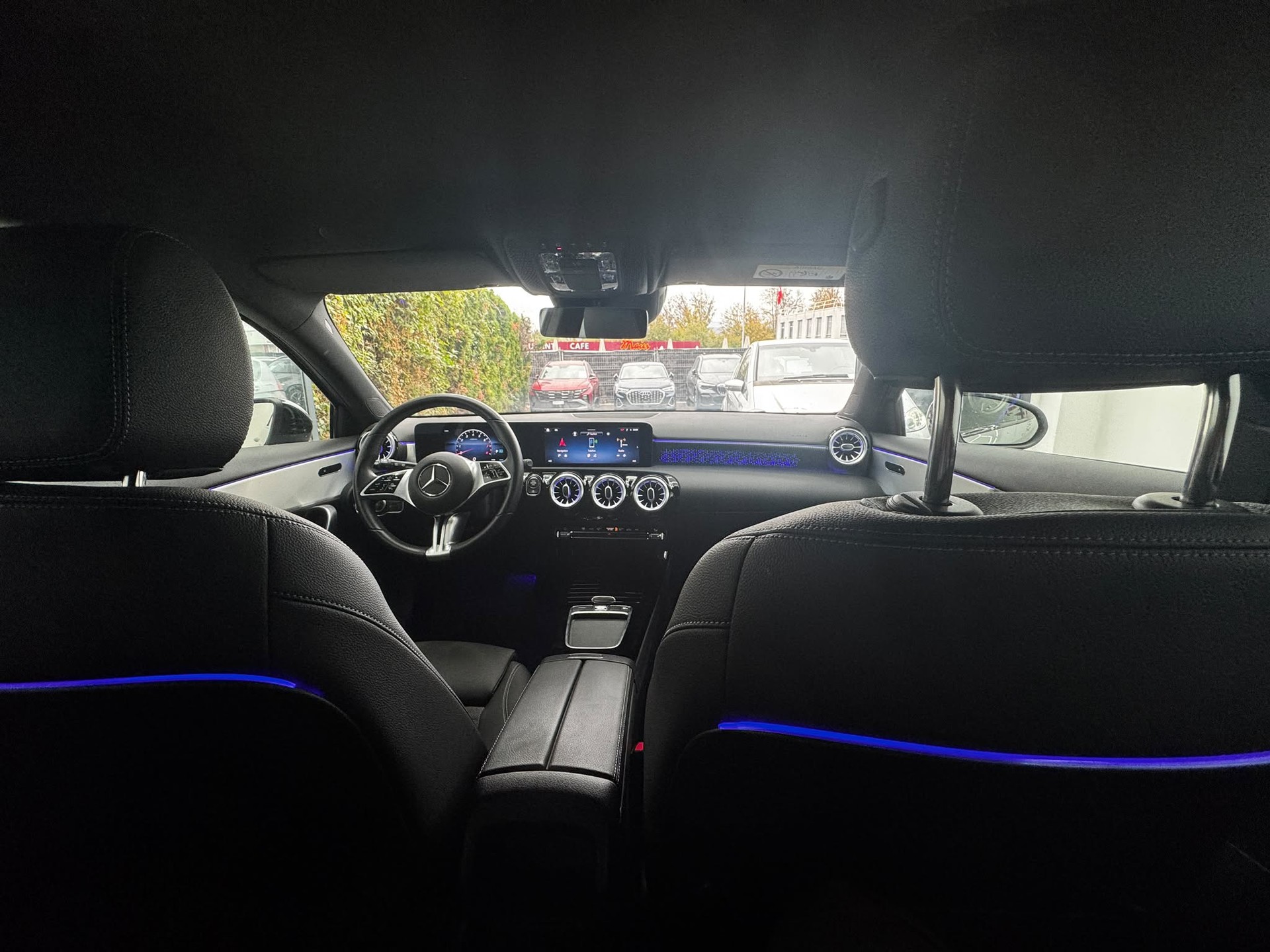 MERCEDES-BENZ A 180 Night Star 7G-DCT | Neuwagenzustand | 2 Jahre Garantie |-image-13