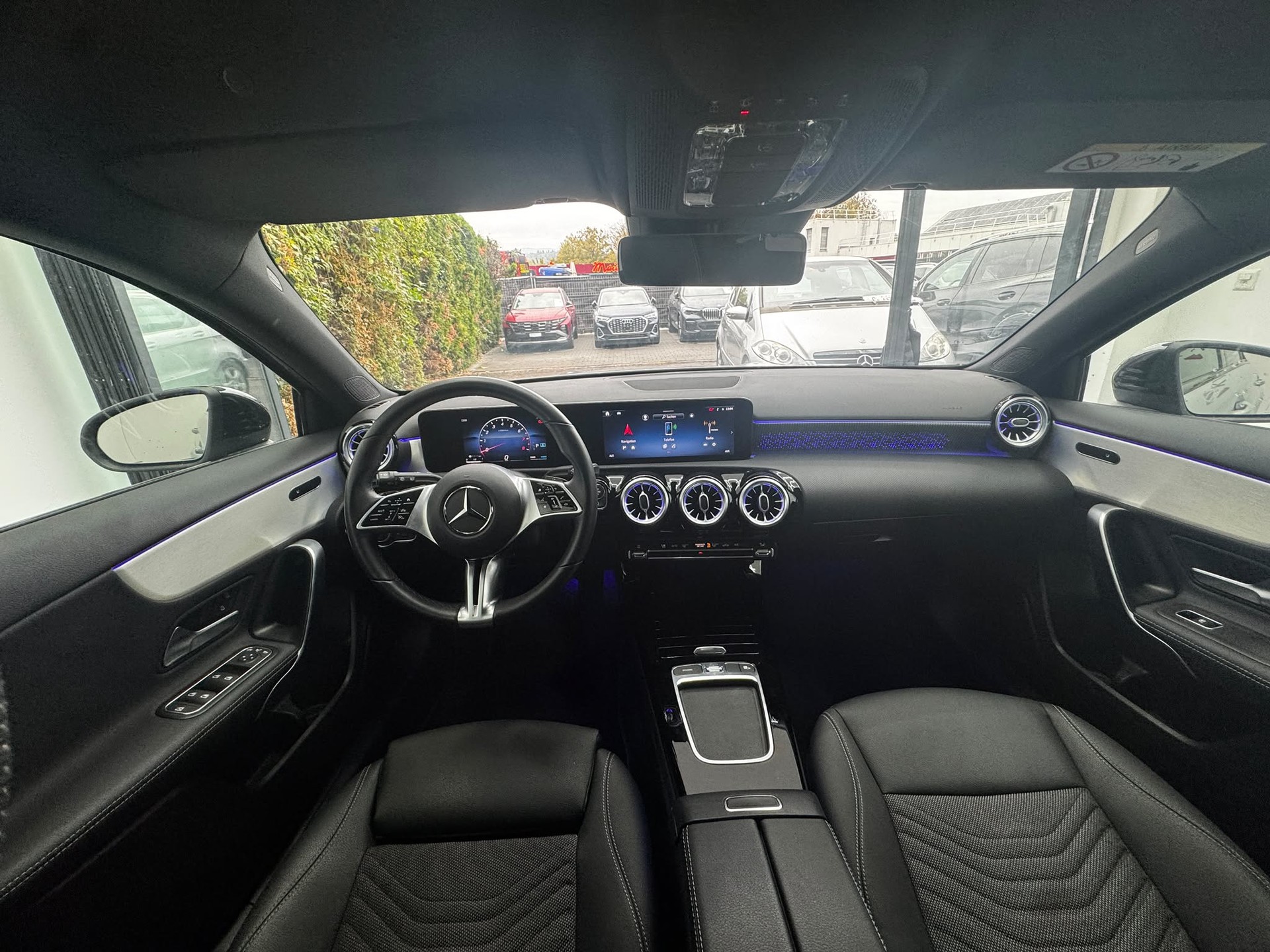 MERCEDES-BENZ A 180 Night Star 7G-DCT | Neuwagenzustand | 2 Jahre Garantie |-image-14