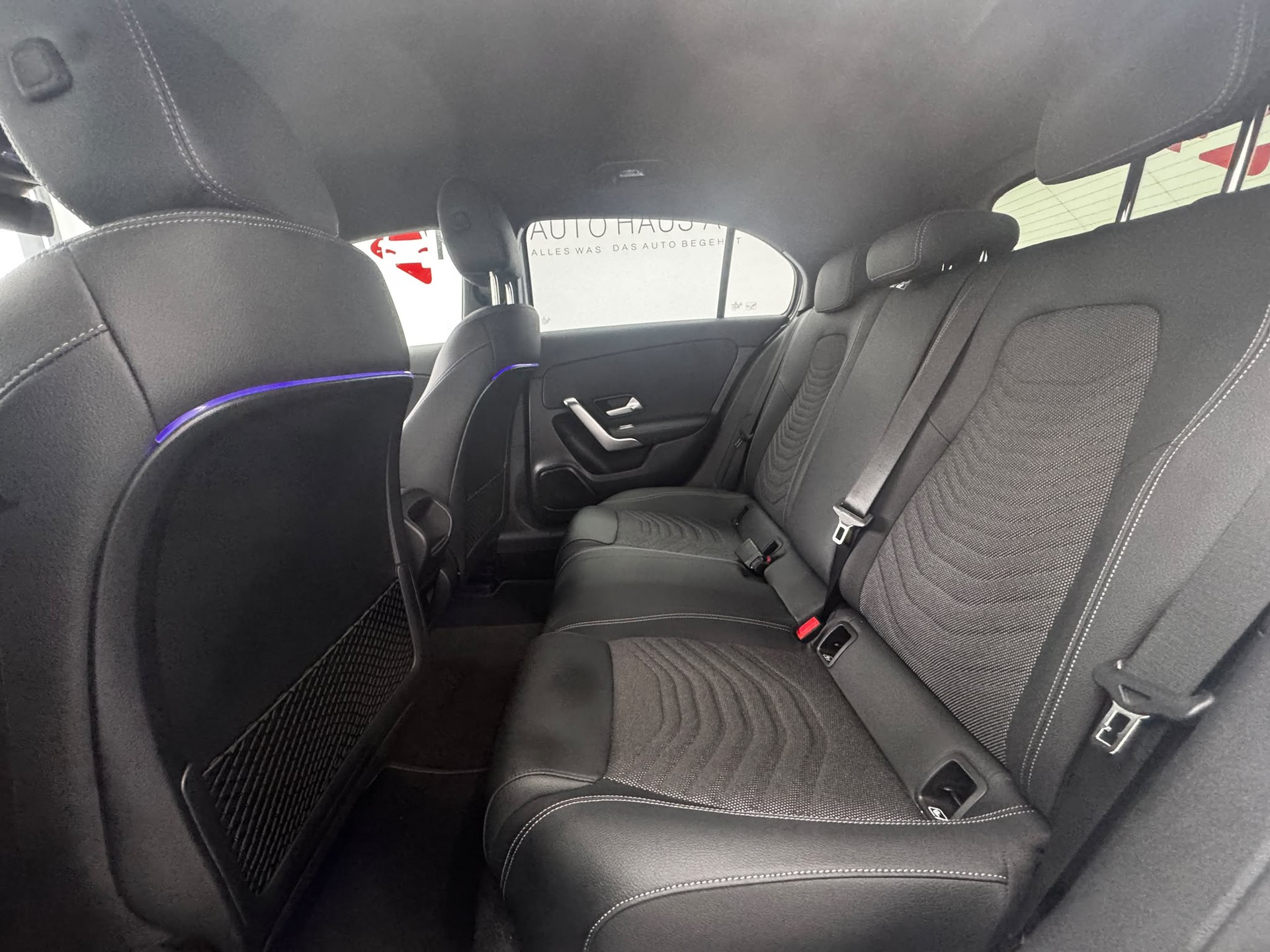 MERCEDES-BENZ A 180 Night Star 7G-DCT | Neuwagenzustand | 2 Jahre Garantie |-image-22