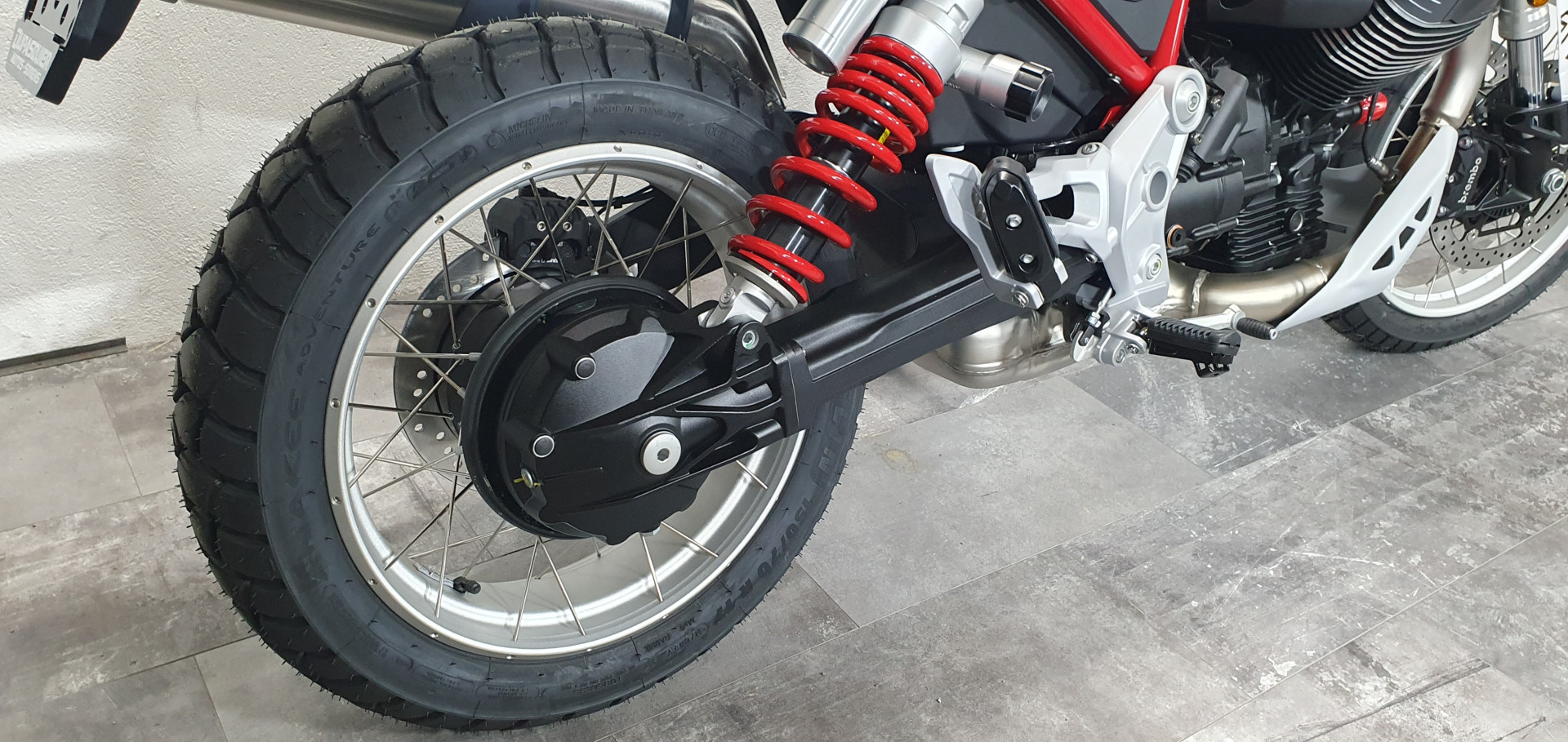 MOTO GUZZI V85 TT-image-9