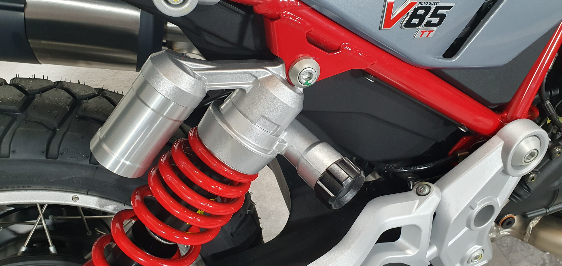 MOTO GUZZI V85 TT-image-7