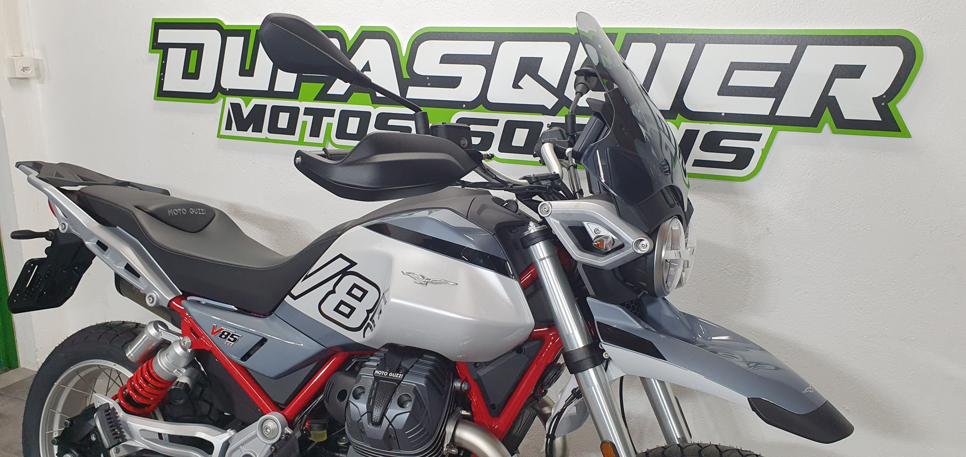 MOTO GUZZI V85 TT-image-1