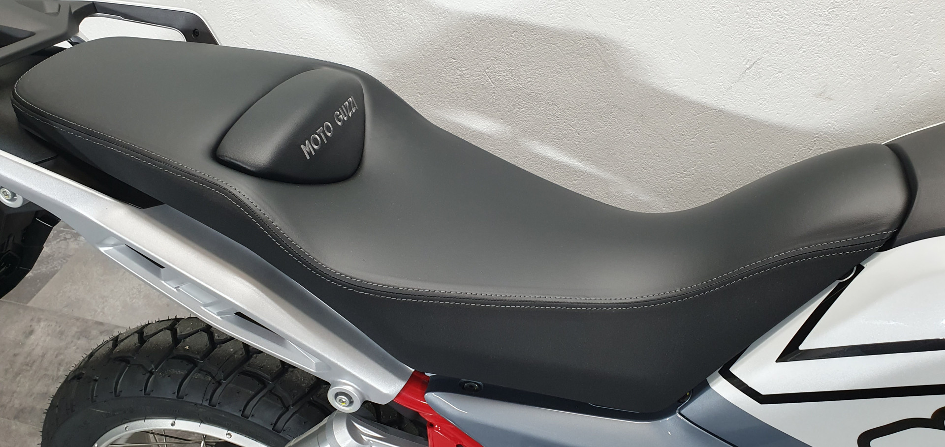 MOTO GUZZI V85 TT-image-8