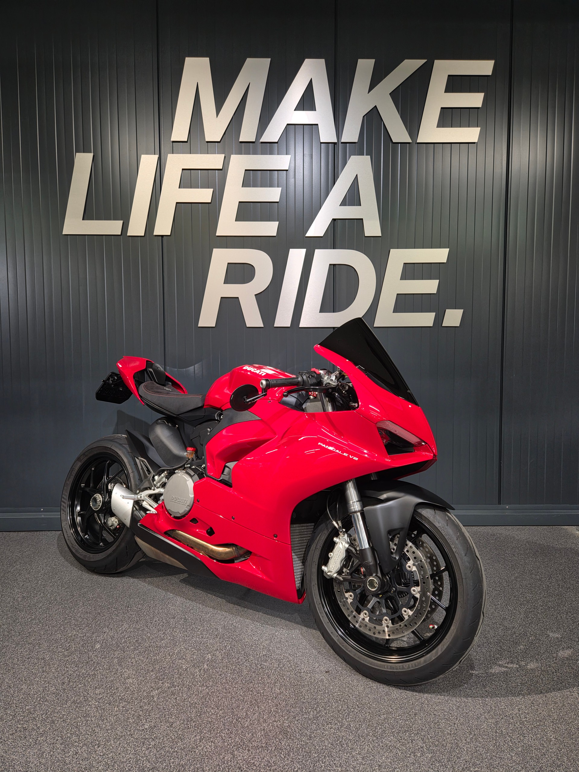 DUCATI Panigale V2-image-1