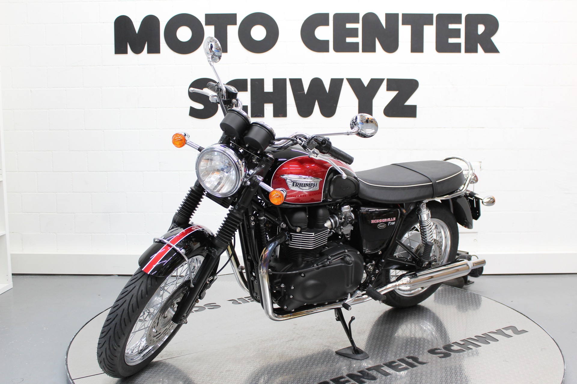 TRIUMPH Bonneville T100-image-4