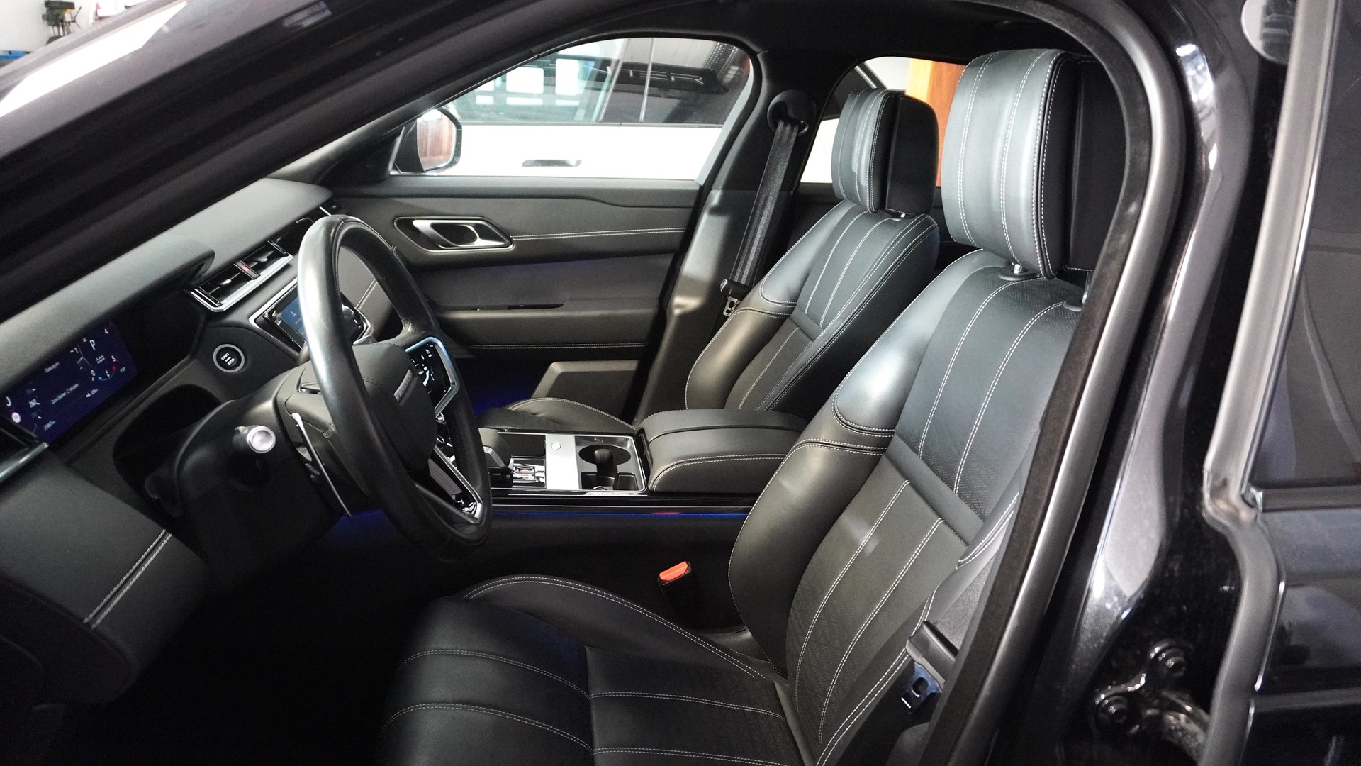 LAND ROVER Range Rover Velar D 300 I6 MHEV HSE Automatic-image-7