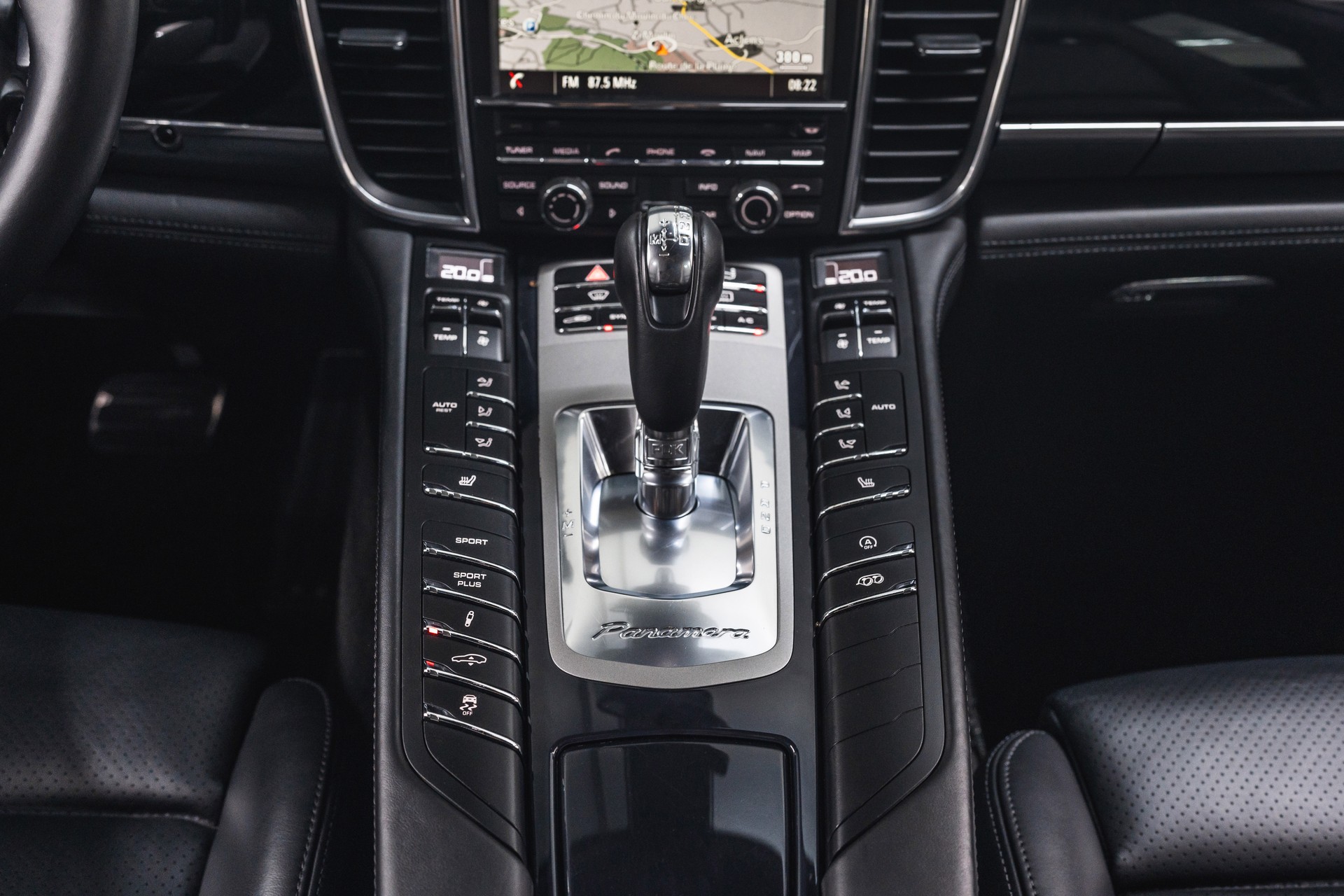 PORSCHE Panamera Turbo 4.8 PDK-image-15