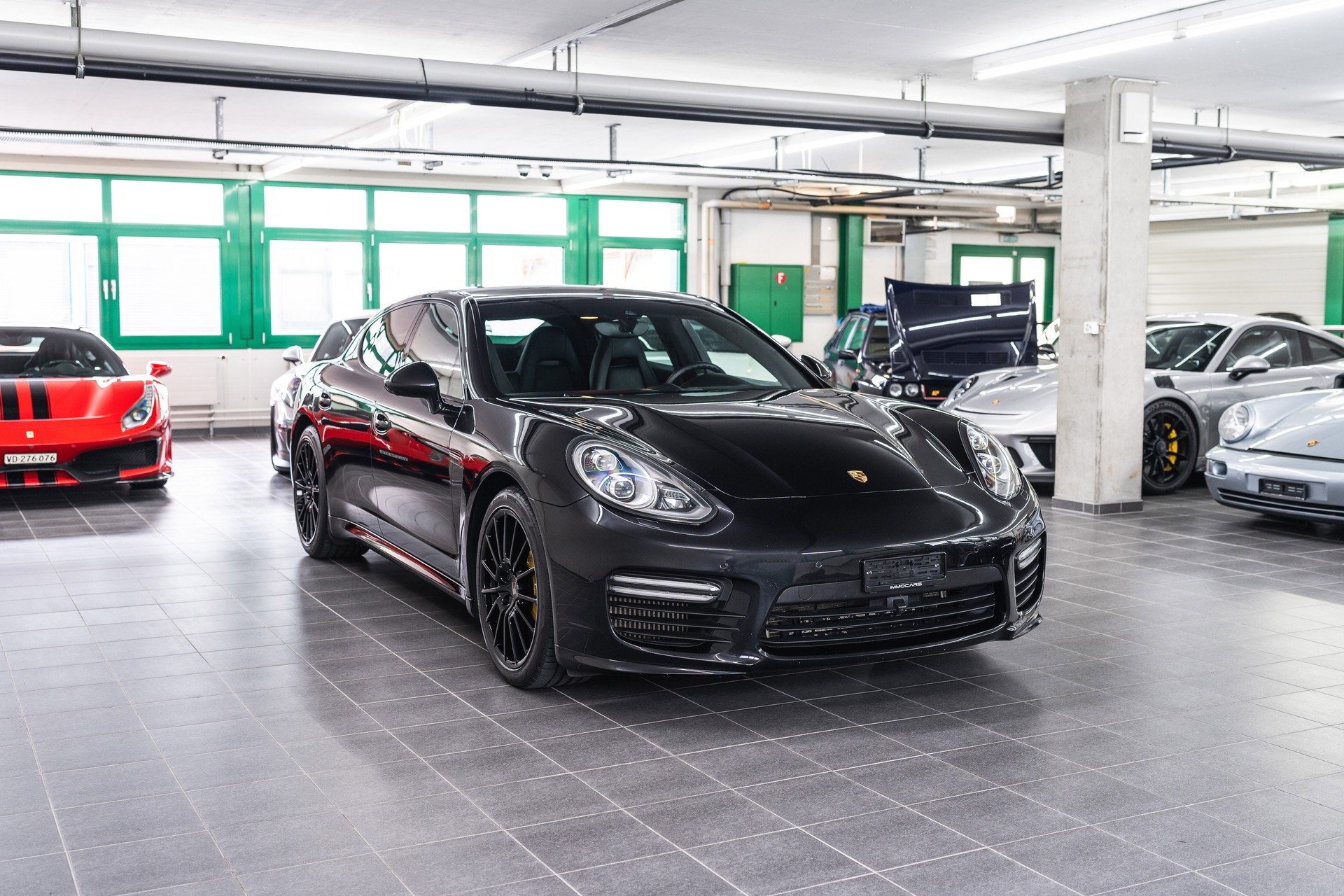 PORSCHE Panamera Turbo 4.8 PDK-showroom-element-2