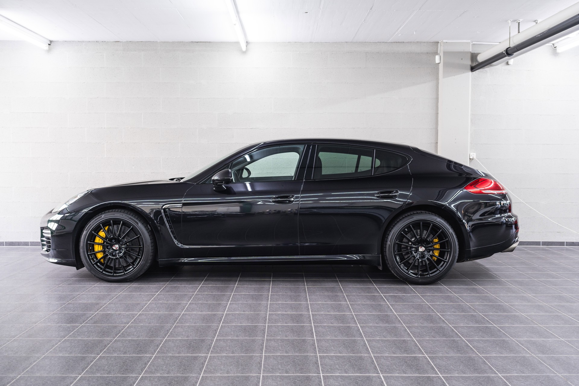 PORSCHE Panamera Turbo 4.8 PDK-showroom-element-3