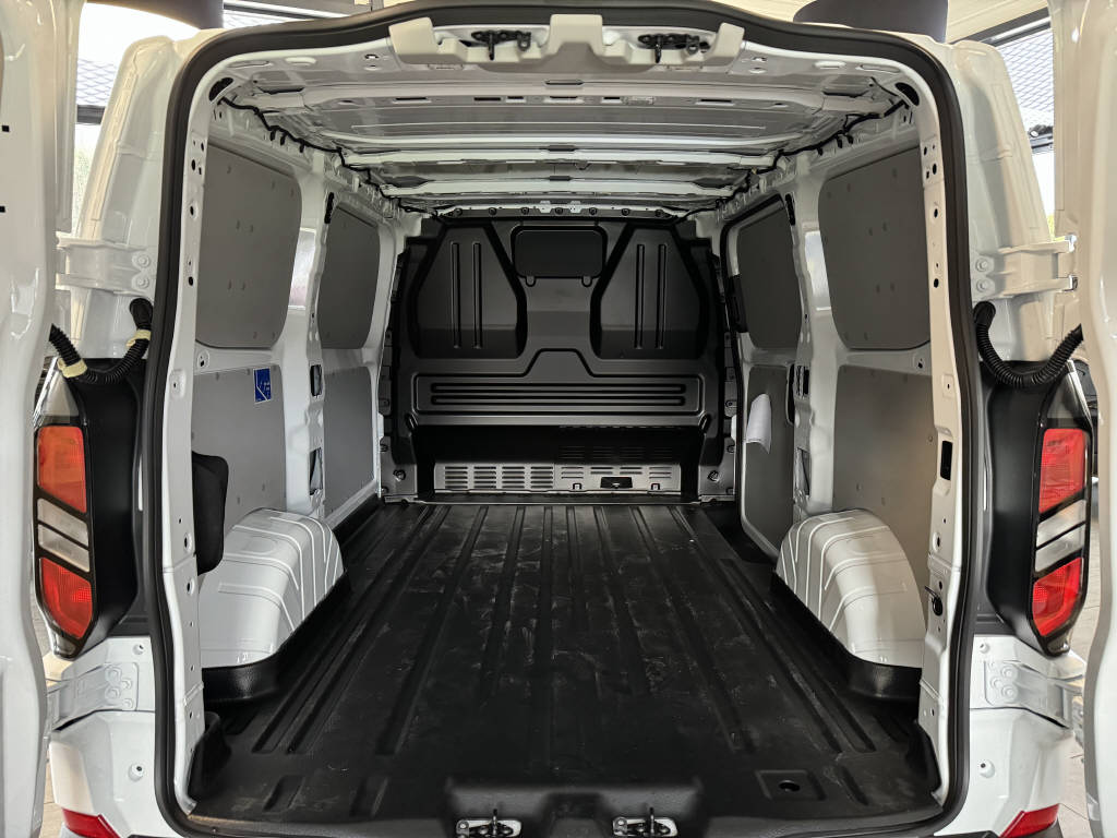 FORD Transit Custom Van 300 L1 2.0 EcoBlue 136 Trend-image-11