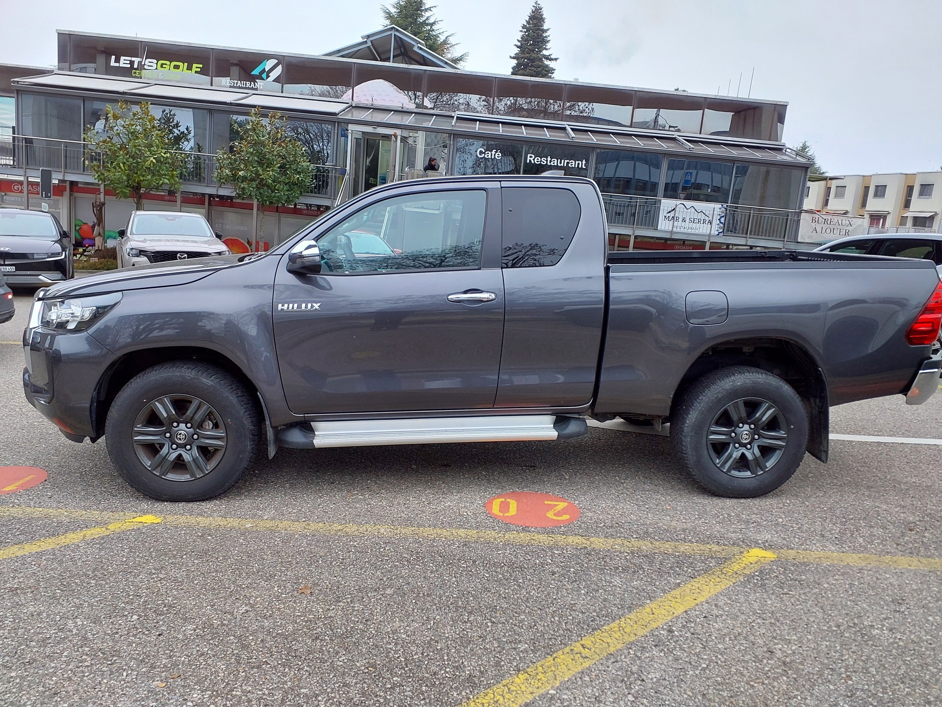 TOYOTA Hilux 2.4d Comfort Double Cab 4x4 A-image-2
