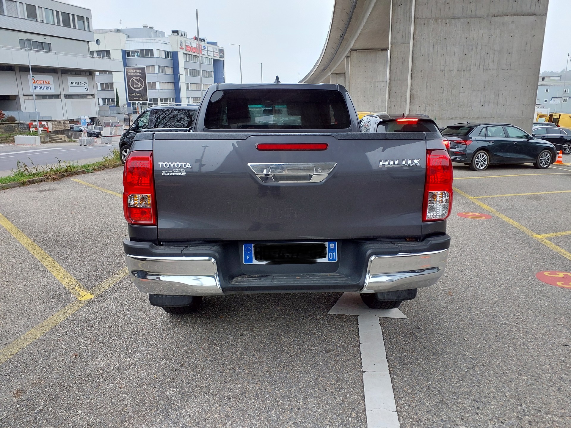 TOYOTA Hilux 2.4d Comfort Double Cab 4x4 A-image-6
