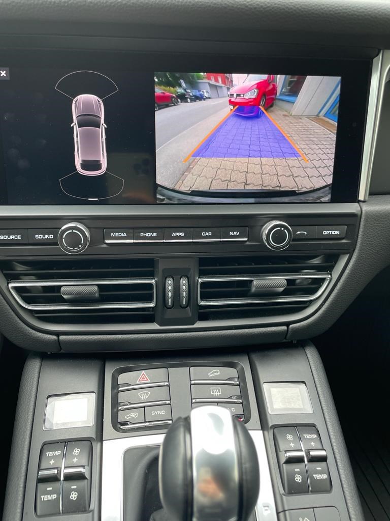 PORSCHE Macan PDK-image-12