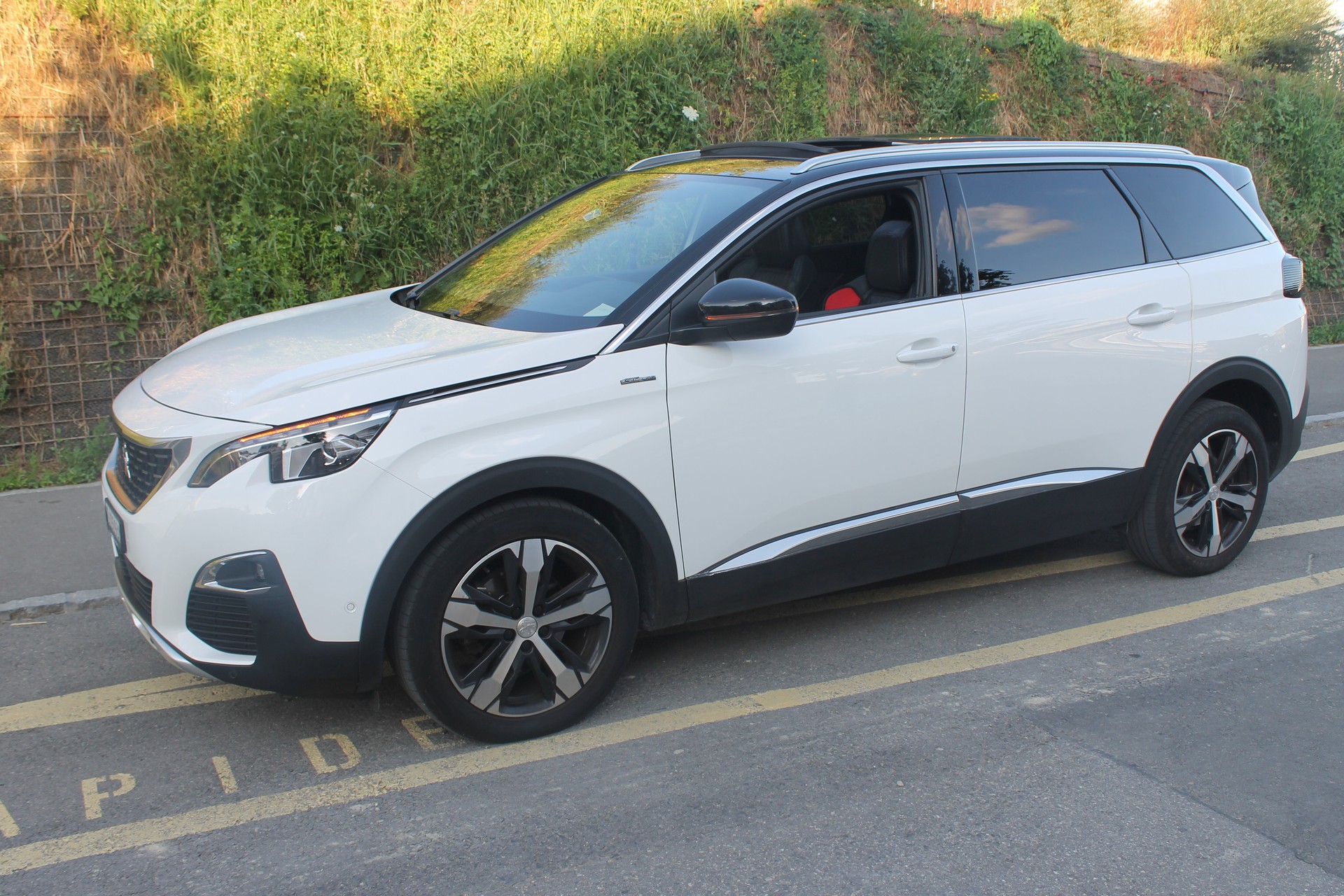 PEUGEOT 1.5 BlueHDi GT Line