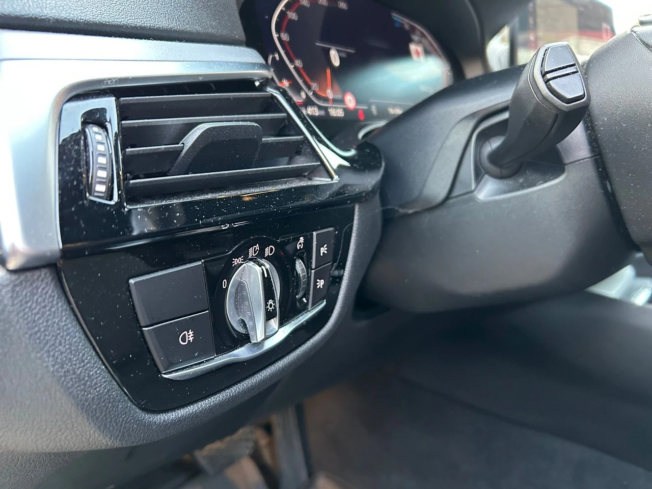 BMW 520d xDrive Touring-image-9