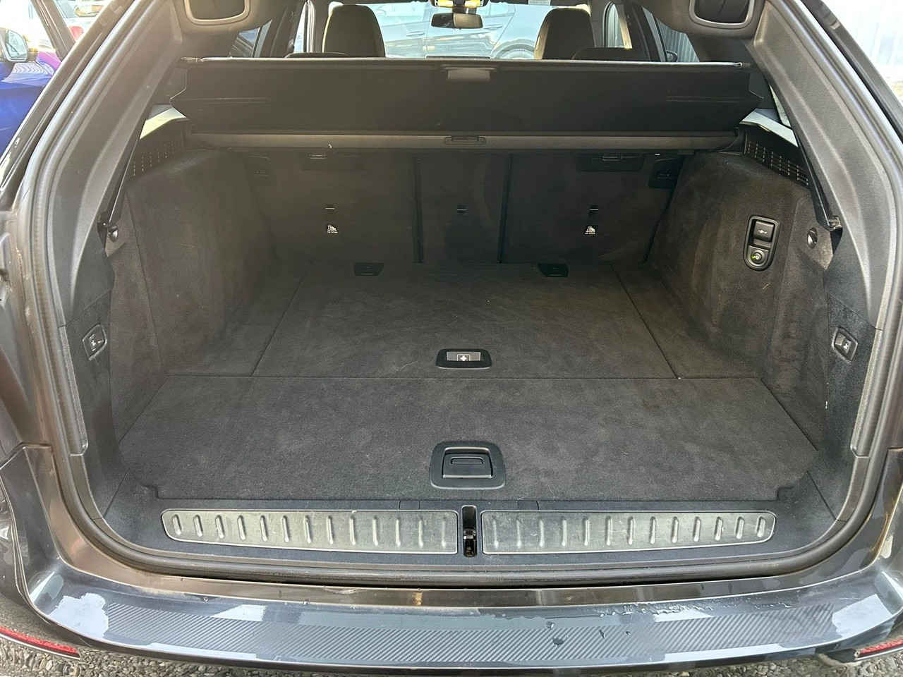 BMW 520d xDrive Touring-image-23
