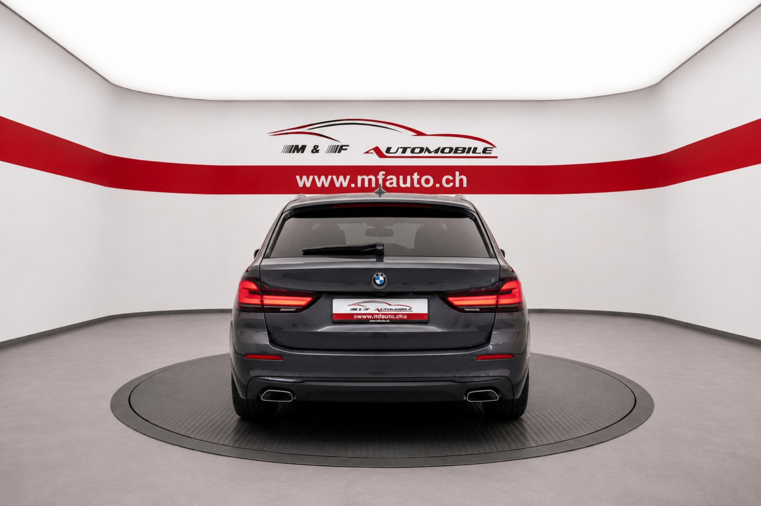 BMW 520d xDrive Touring-image-4