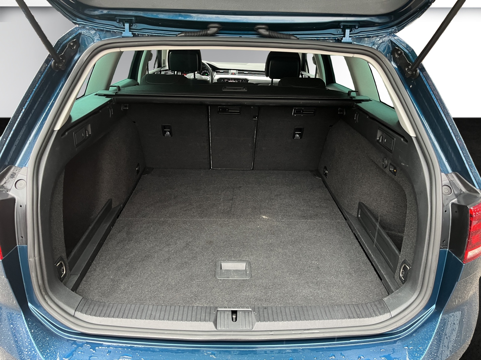 VW Passat 2.0 TDI BMT Business DSG-image-17