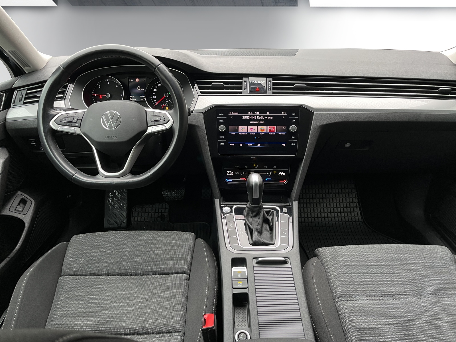 VW Passat 2.0 TDI BMT Business DSG-image-9
