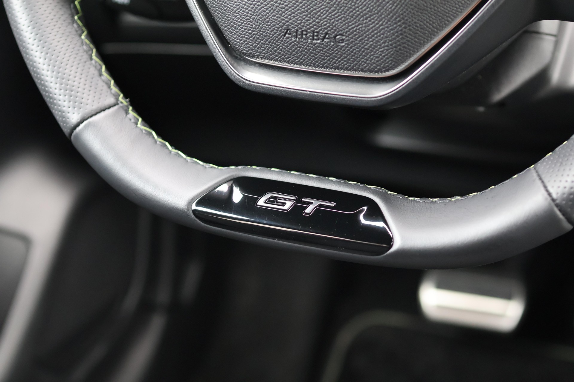 PEUGEOT 208 1.2 Hybrid 145 GT-image-20