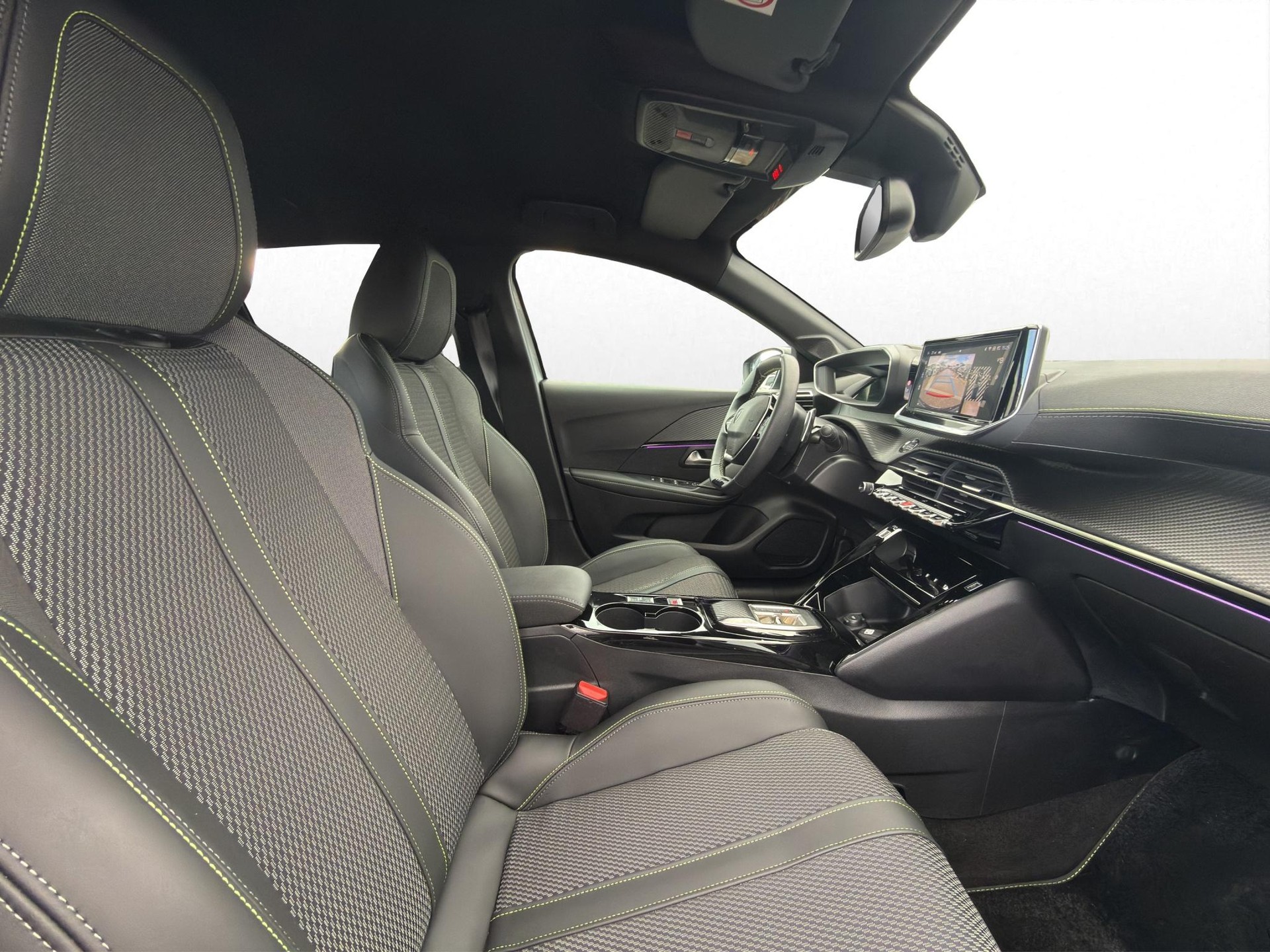 PEUGEOT 208 1.2 Hybrid 145 GT-image-13