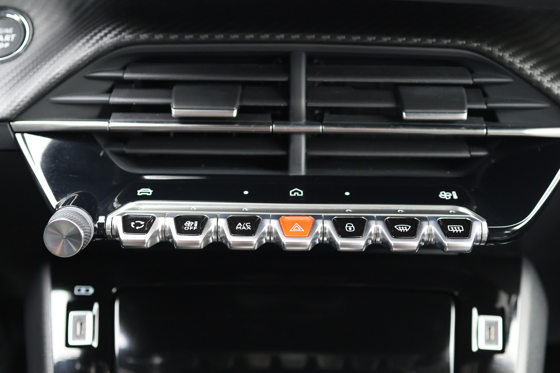 PEUGEOT 208 1.2 Hybrid 145 GT-image-22