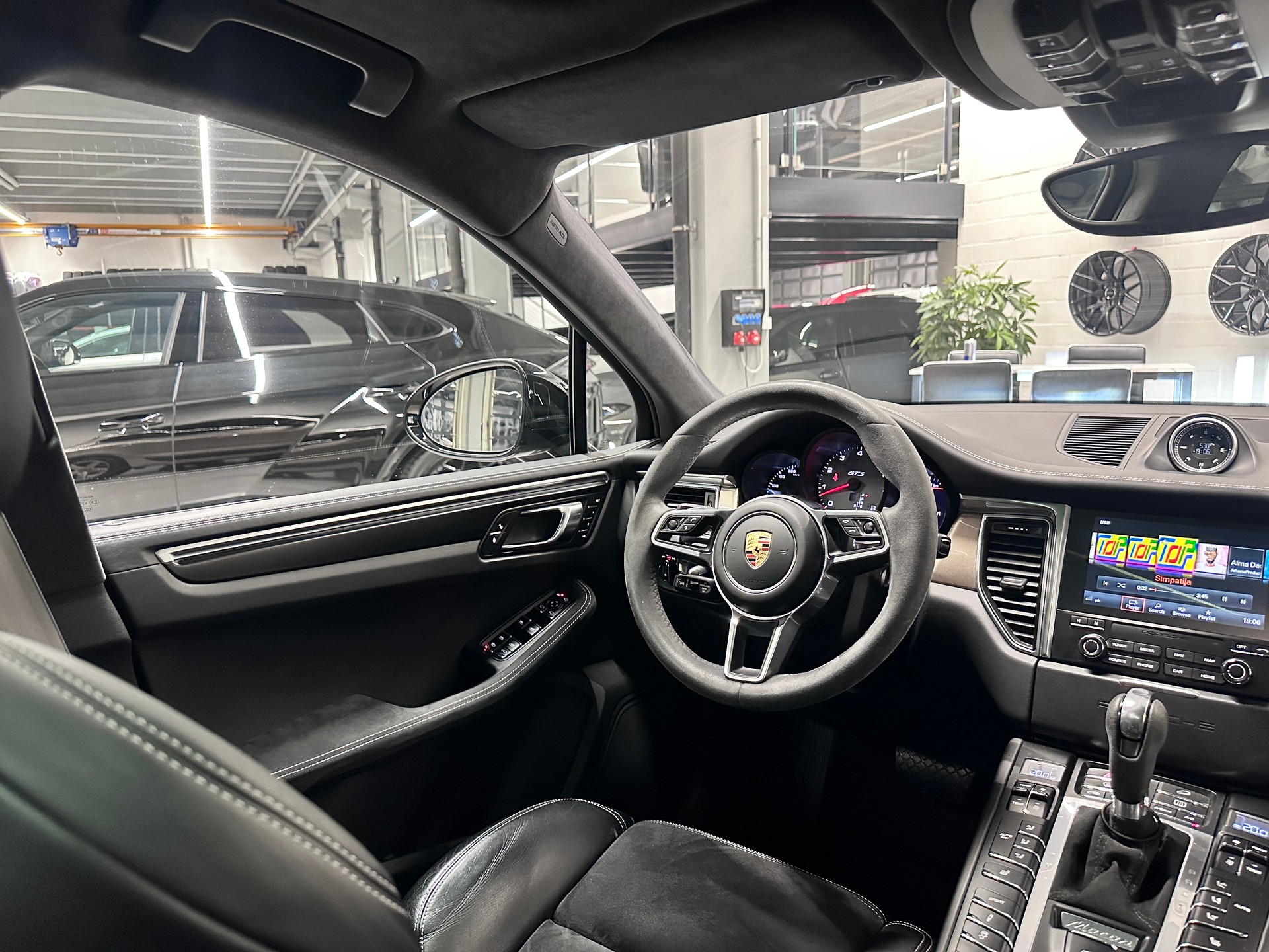 PORSCHE Macan 3.0 V6 GTS (Porsche Approved bis 7.12.2026)-image-15