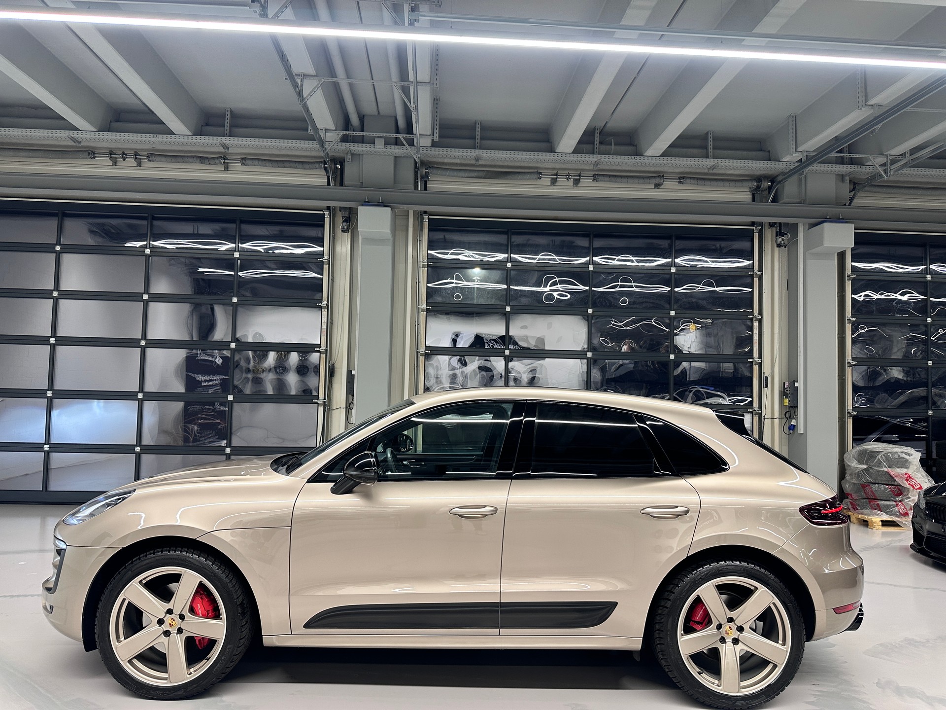 PORSCHE Macan 3.0 V6 GTS (Porsche Approved bis 7.12.2026)-image-6