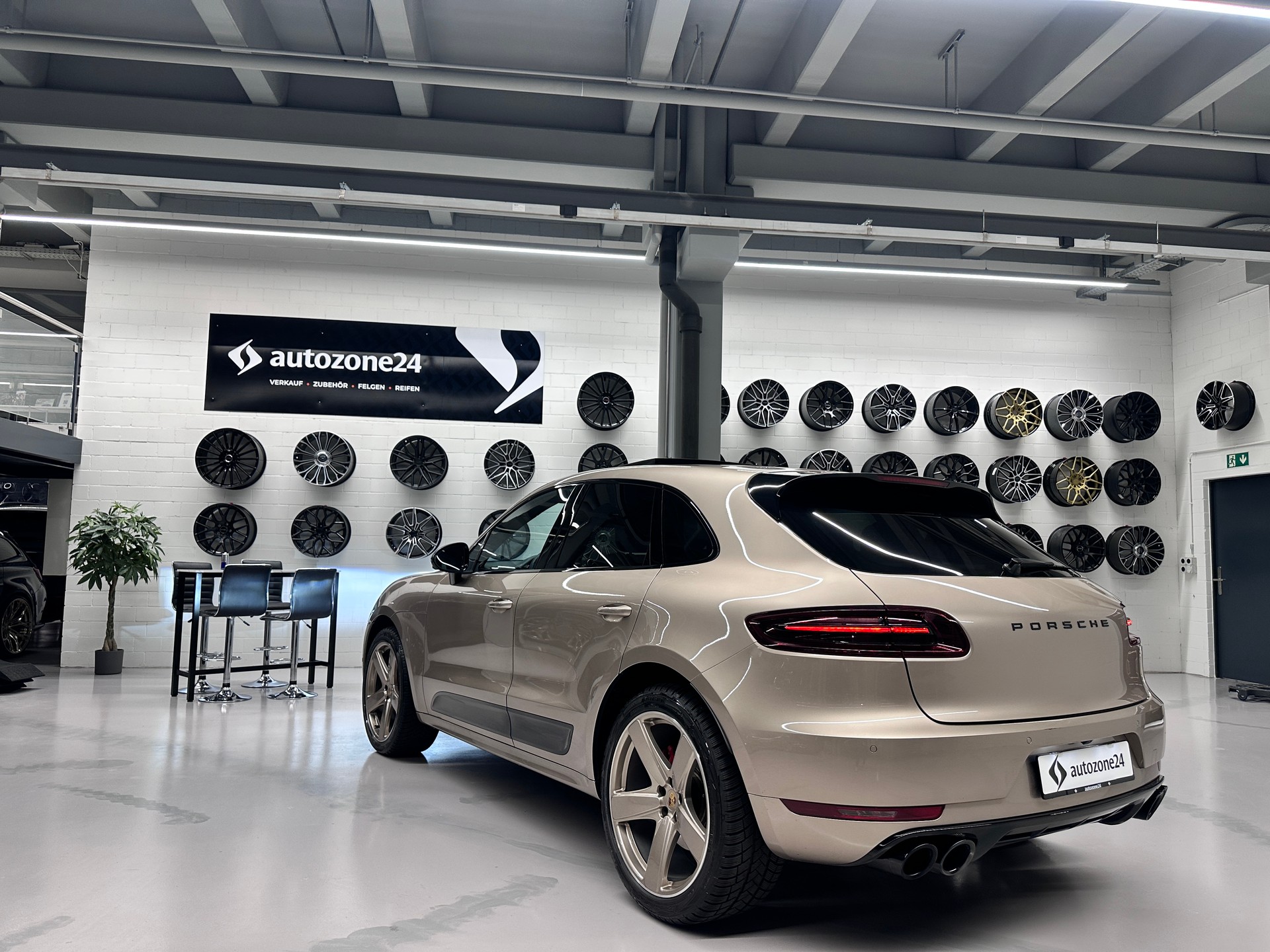 PORSCHE Macan 3.0 V6 GTS (Porsche Approved bis 7.12.2026)-showroom-element-2