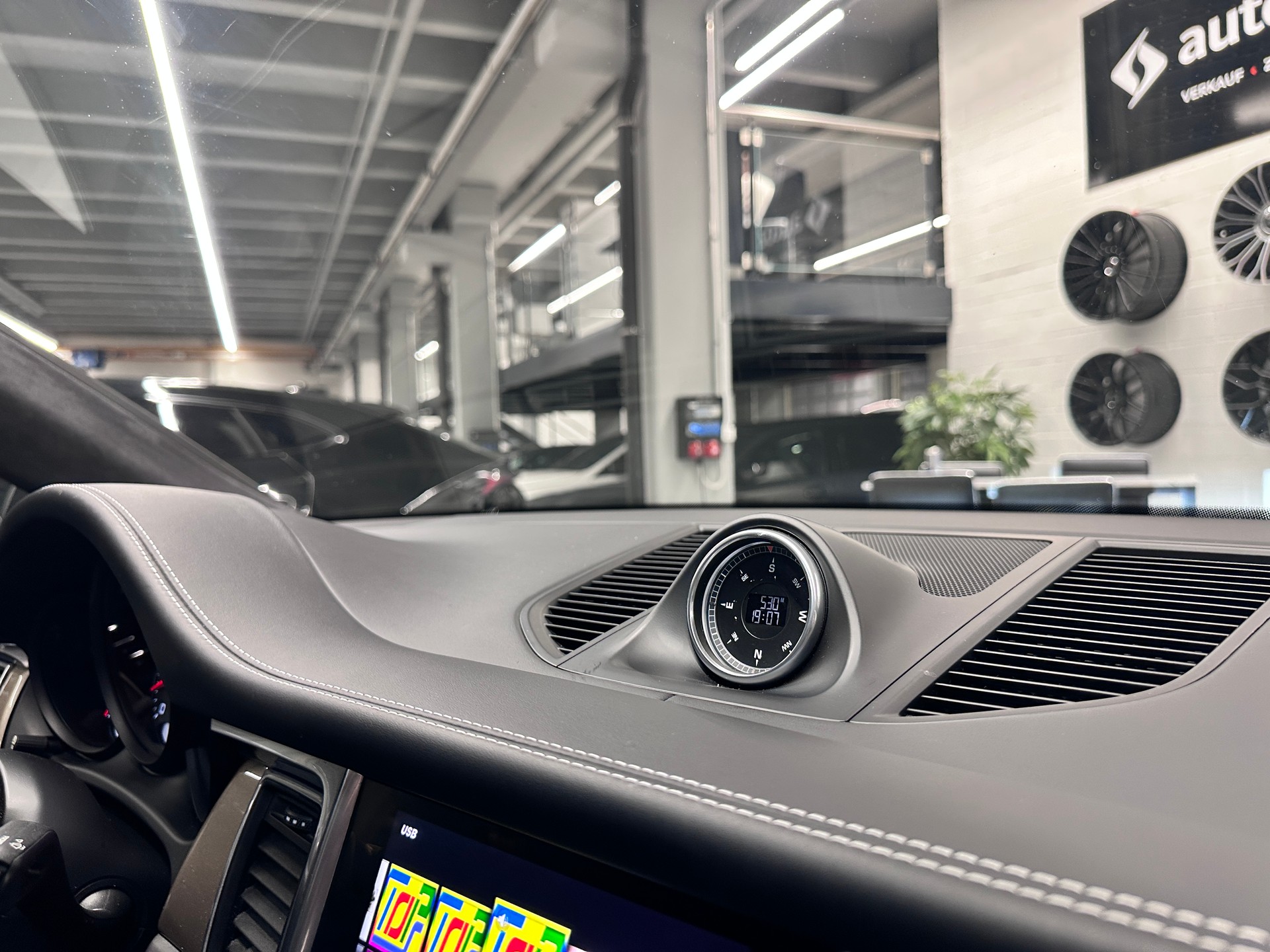 PORSCHE Macan 3.0 V6 GTS (Porsche Approved bis 7.12.2026)-image-23
