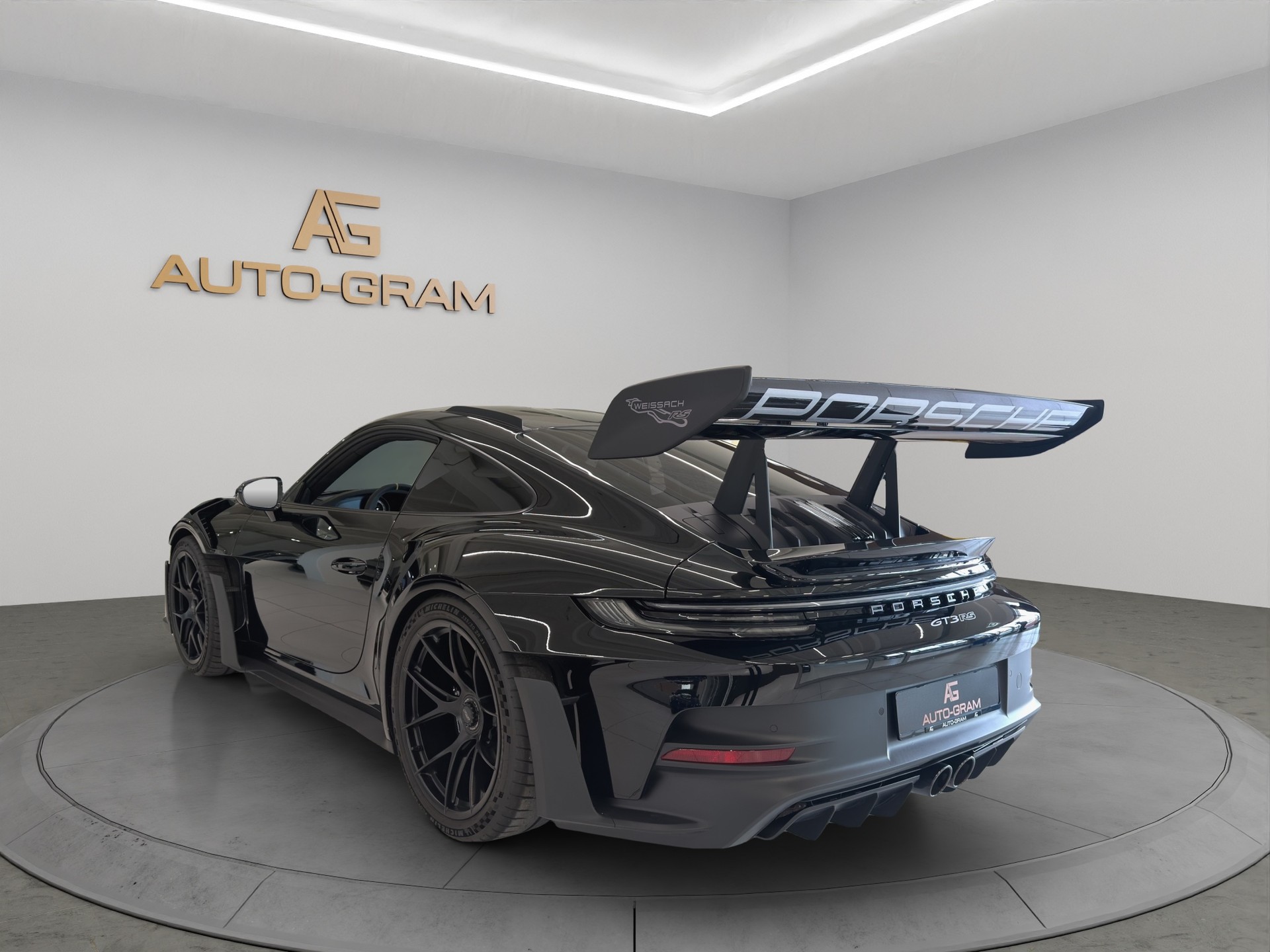 PORSCHE 911 GT3 RS Weissach-Paket-showroom-element-2